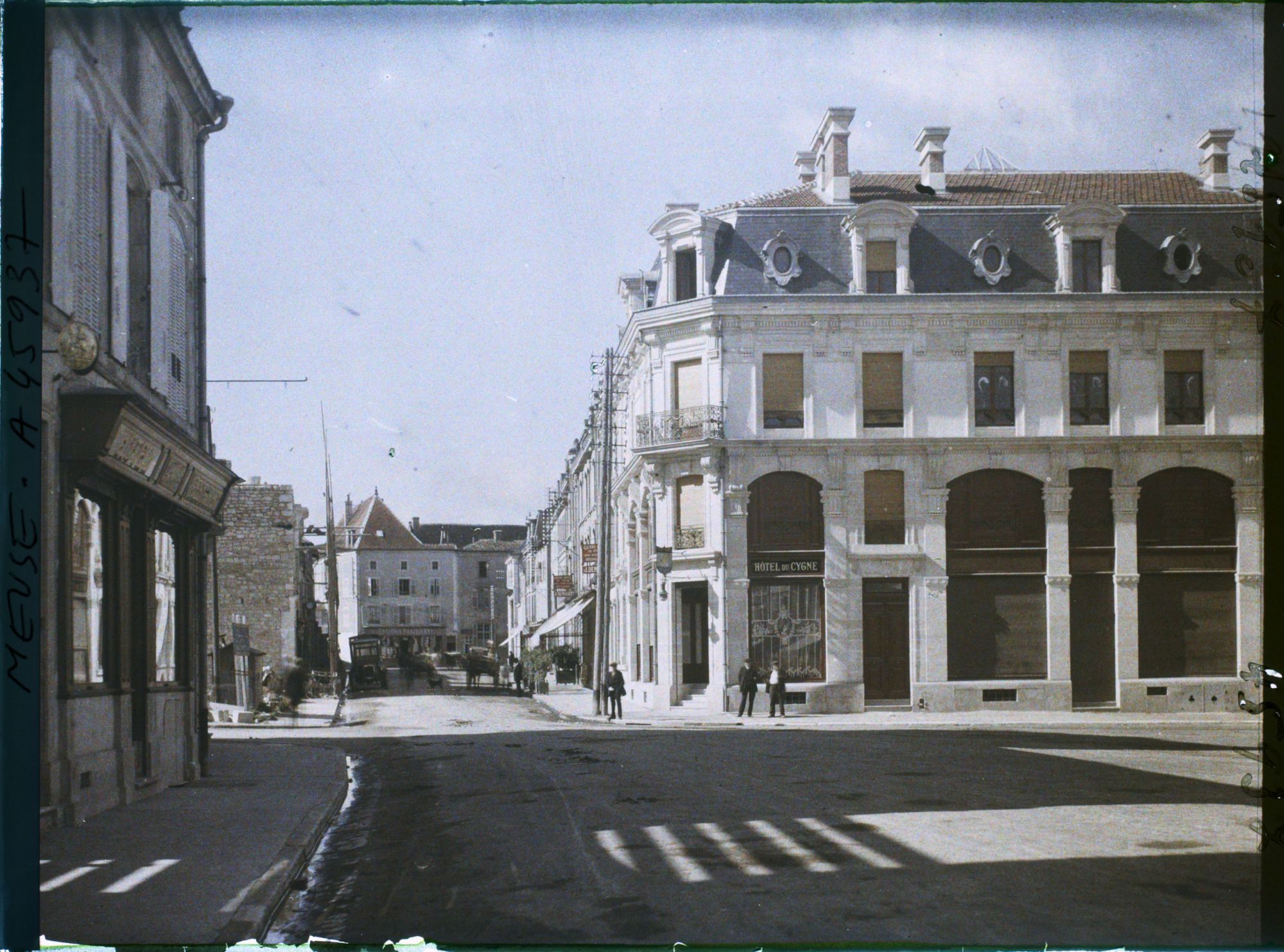 Image représentant France, St Mihiel, Rue N-Dame et Place du Canon