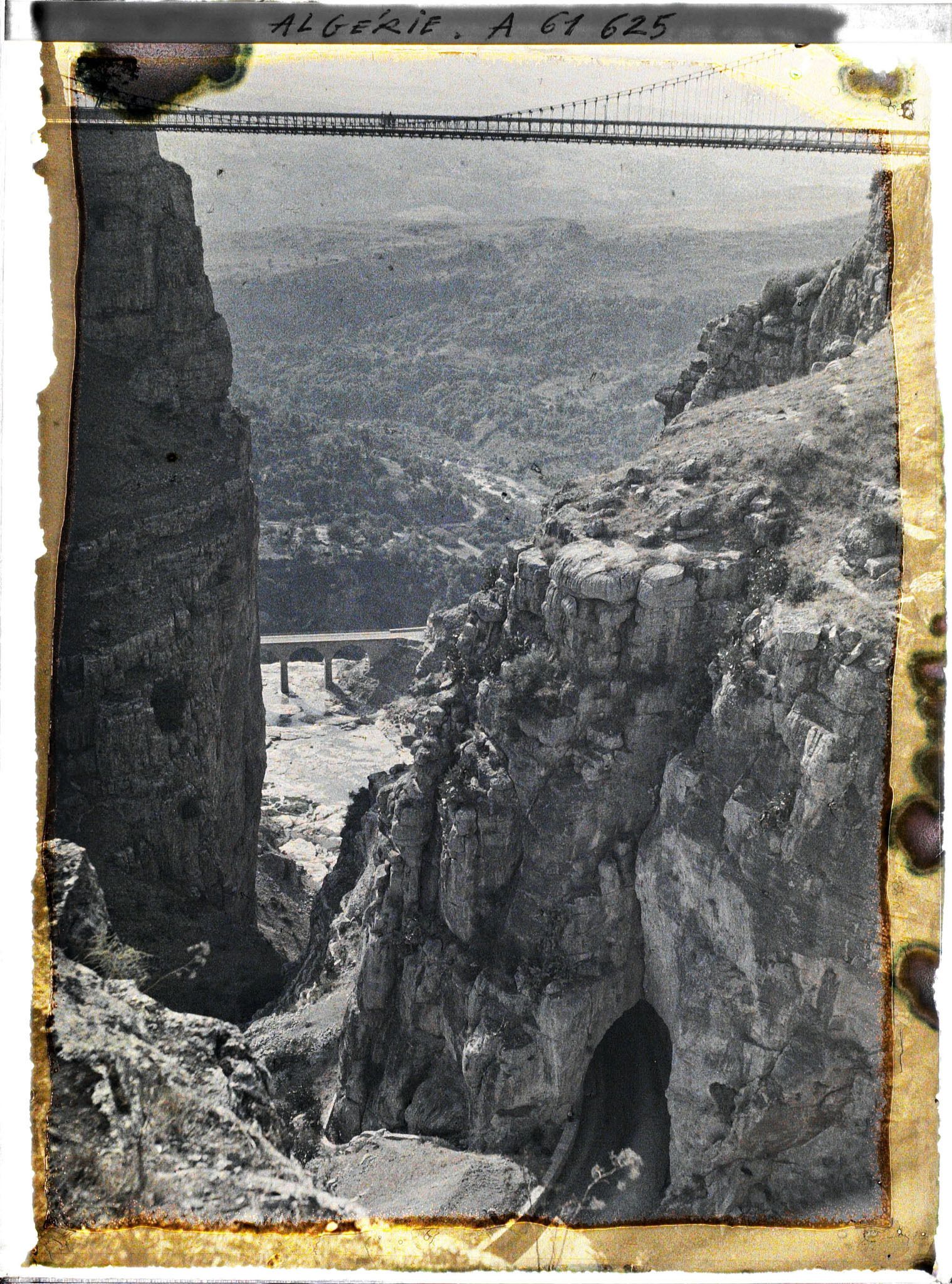Image représentant Algérie, Constantine, Sortie des gorges du Rhumel