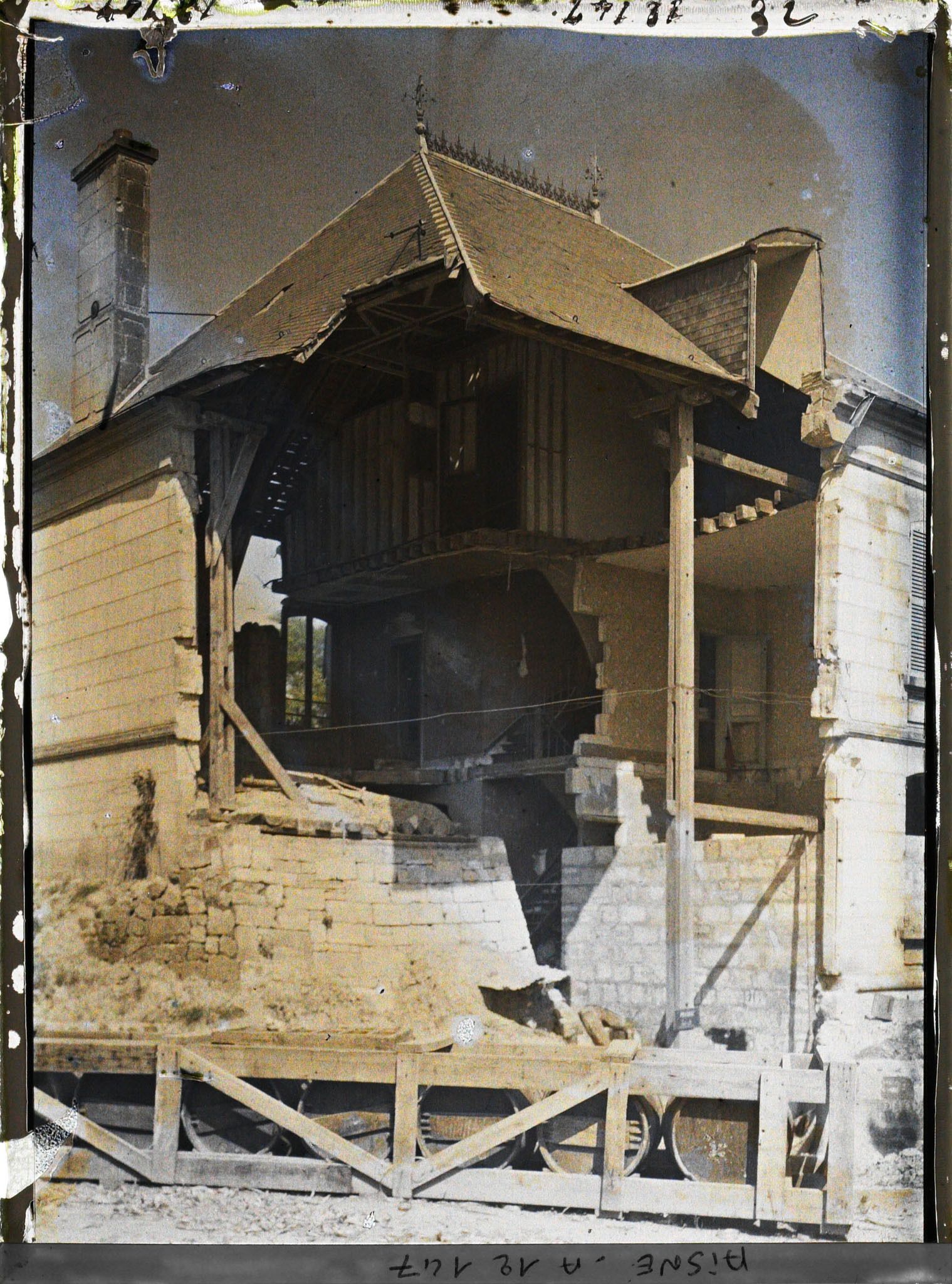 Image représentant Une maison marmitée à Saint-Vaast