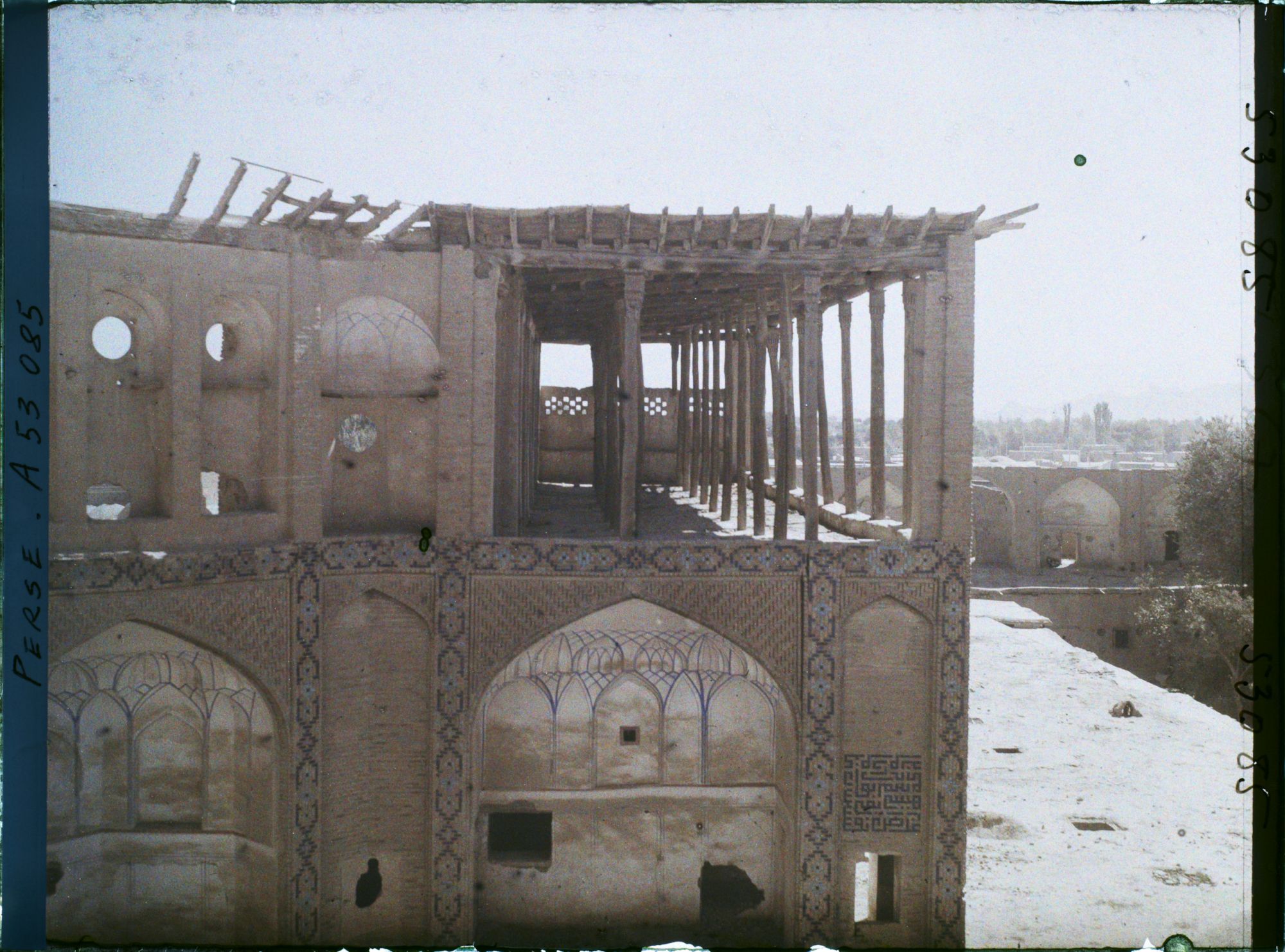 Image représentant Terrasse couverte d'un bâtiment du grand bazar