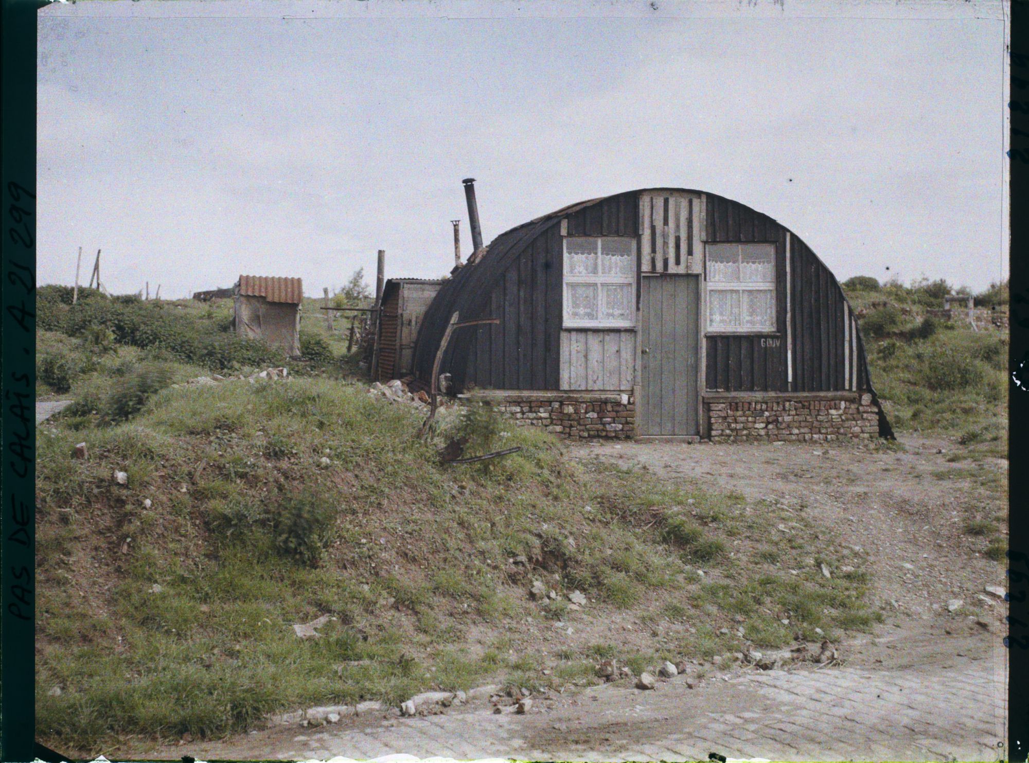 Image représentant France, Thélus, Maison en tôle ondulée