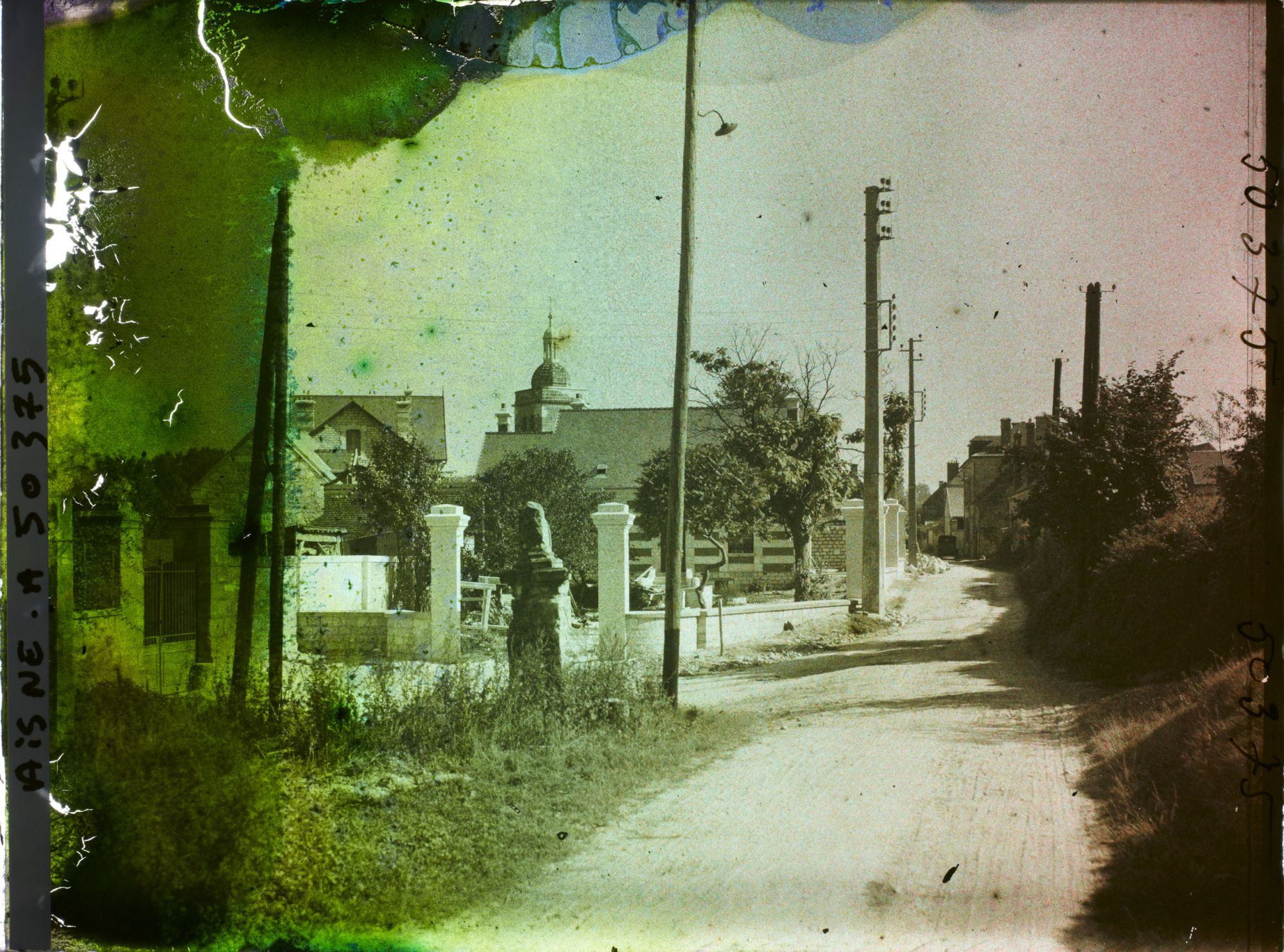 Image représentant France, St Christophe à Berry, Grande Rue vers l'Eglise