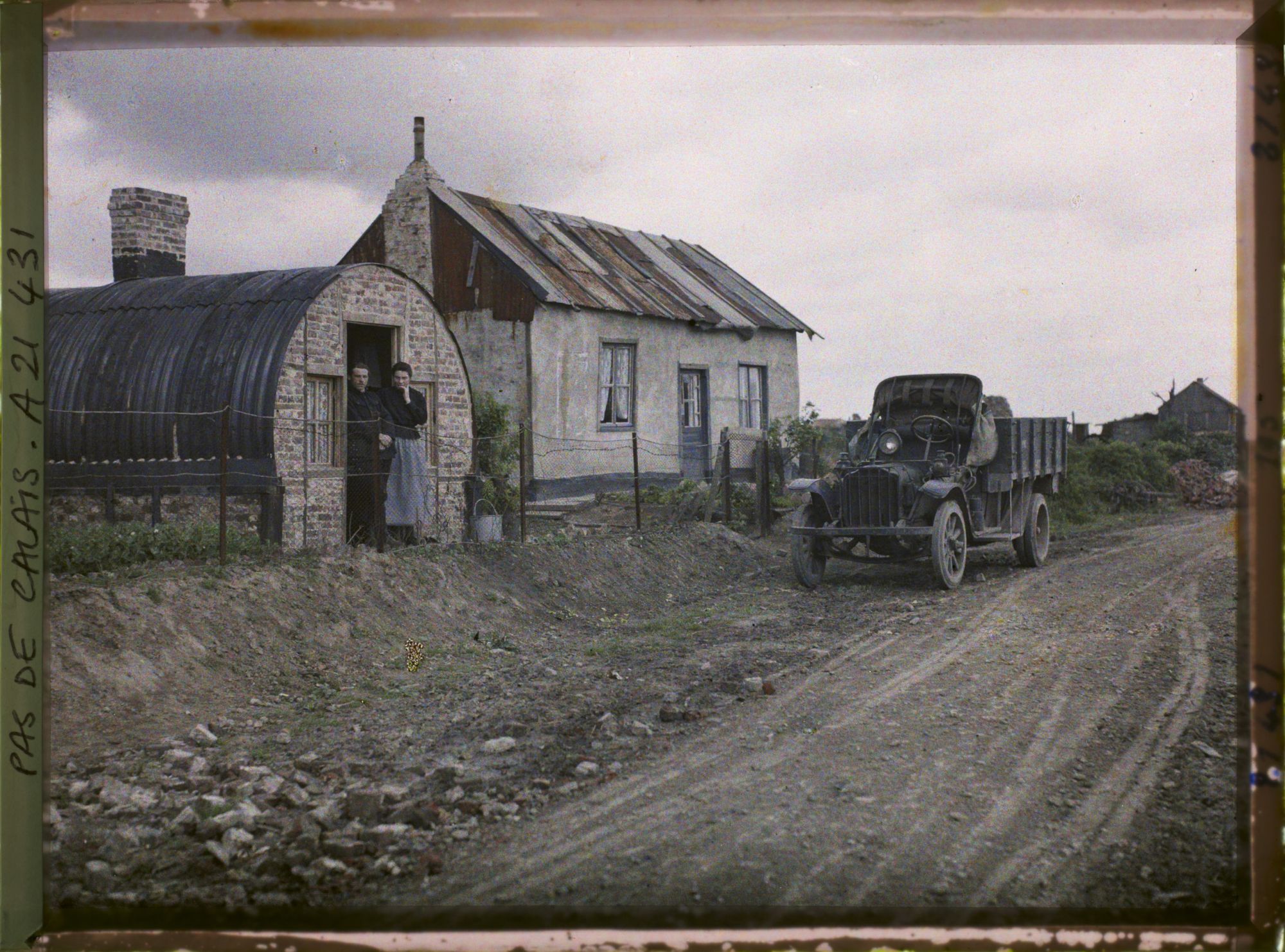 Image représentant France, Givenchy, Maisons provisoires