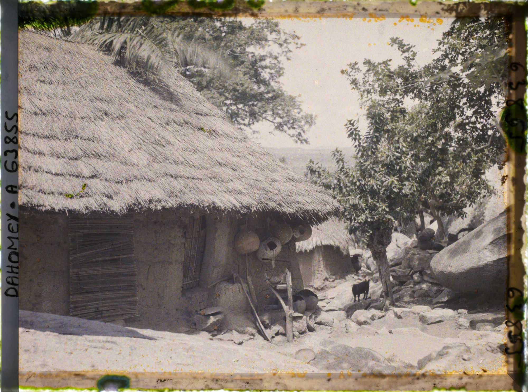 Image représentant Le village d'Amakpa (?) dans les montagnes