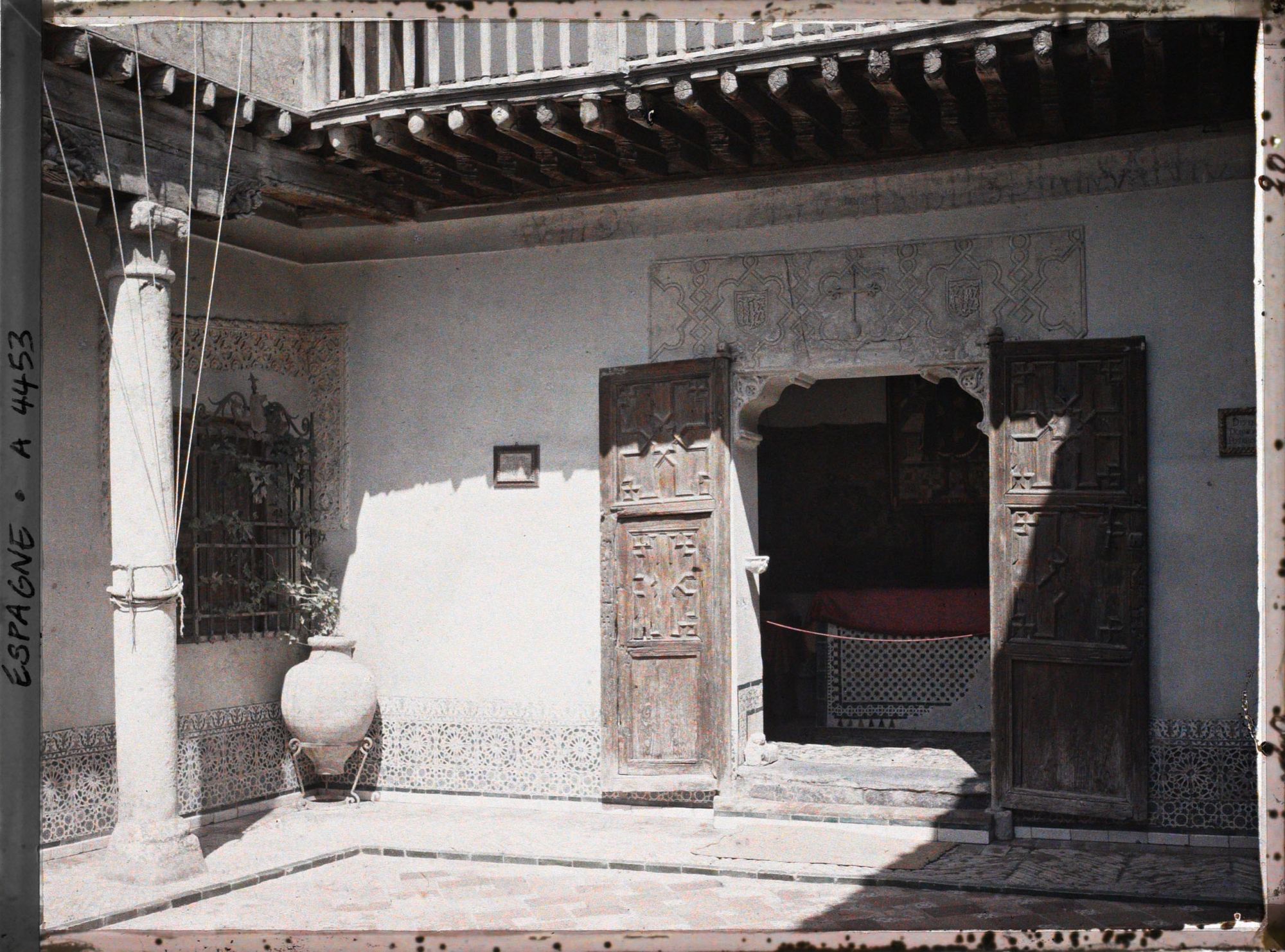 Image représentant Espagne, Tolède, Maison du Greco - Patio, au fond, la chapelle