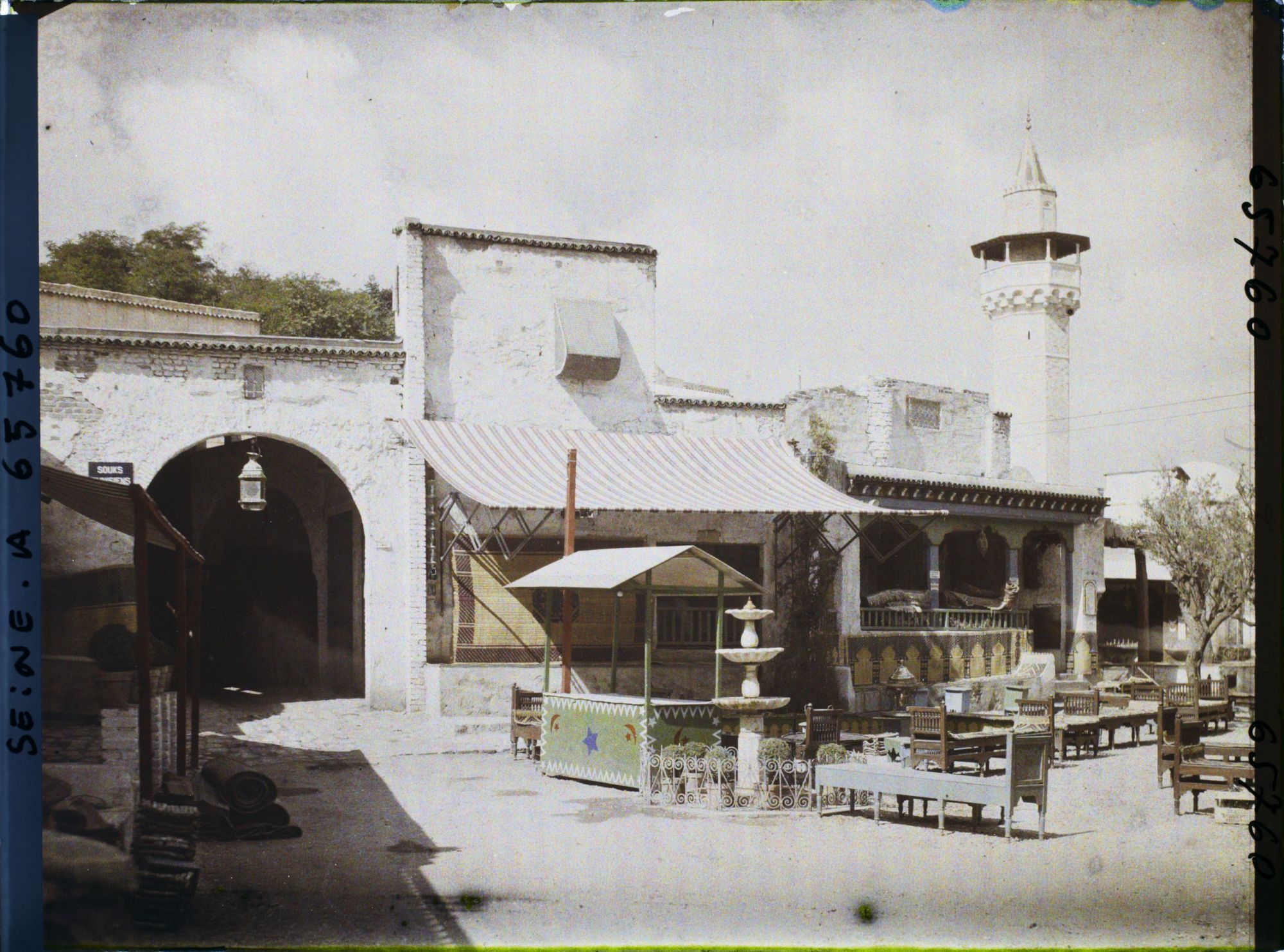 Image représentant L'Exposition Coloniale Internationale de 1931, les souks tunisiens