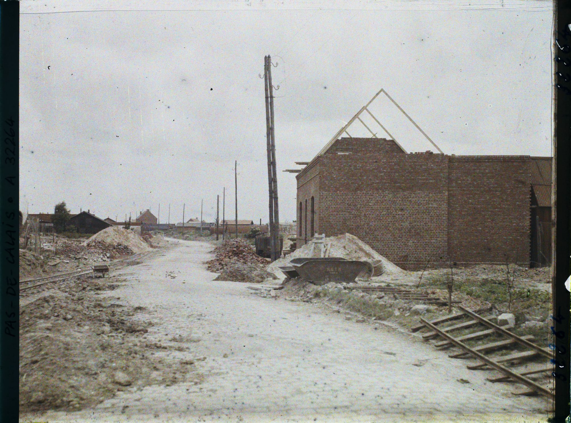 Image représentant France, Thélus, Reconstruction dans le Village