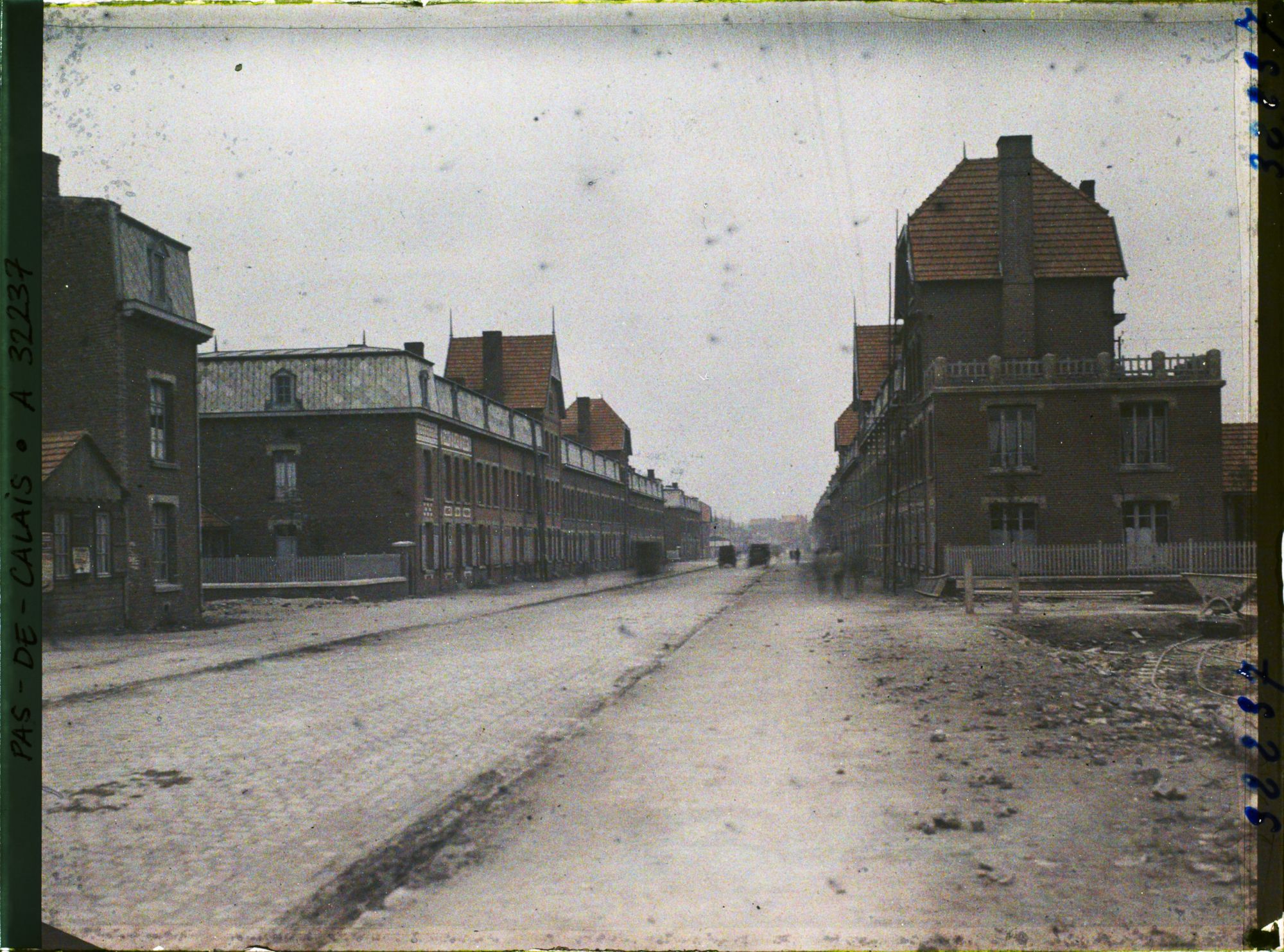 Image représentant France, Lens, Perspective sur les Corons de la Rue de Lille