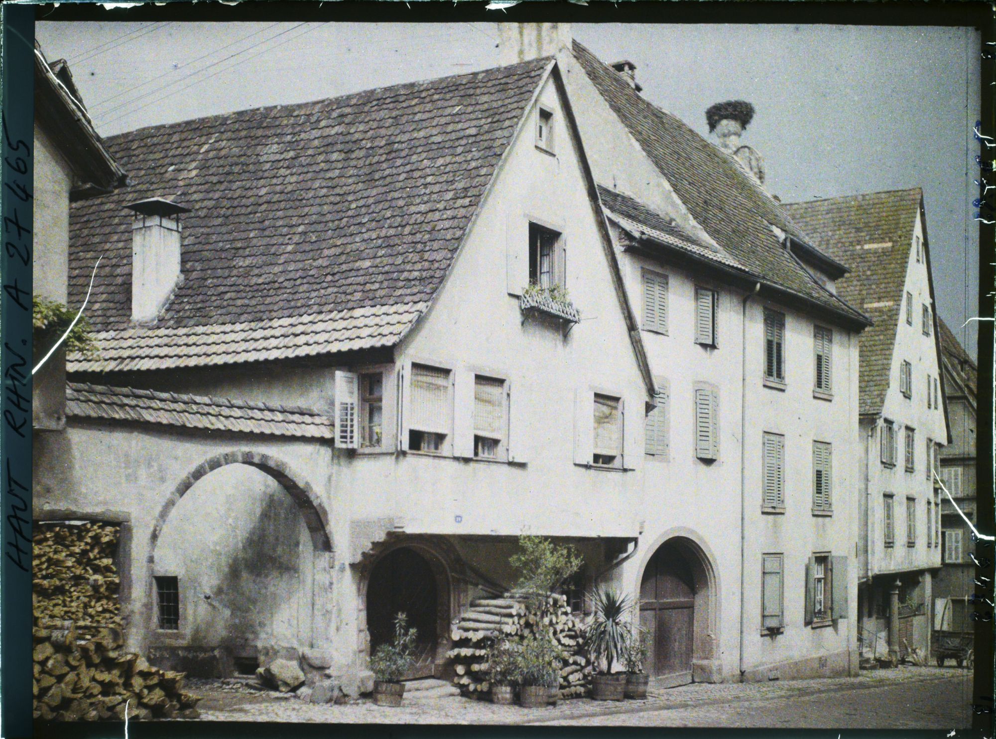 Image représentant France, Riquewihr, Maison Grande Rue et le nid de Cigognes