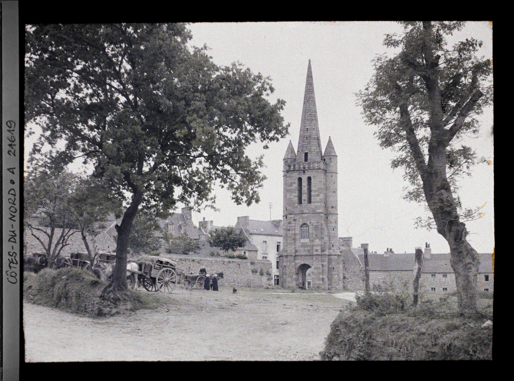 Image représentant La tour de l'ancienne église de Paimpol, dite la "vieille tour"