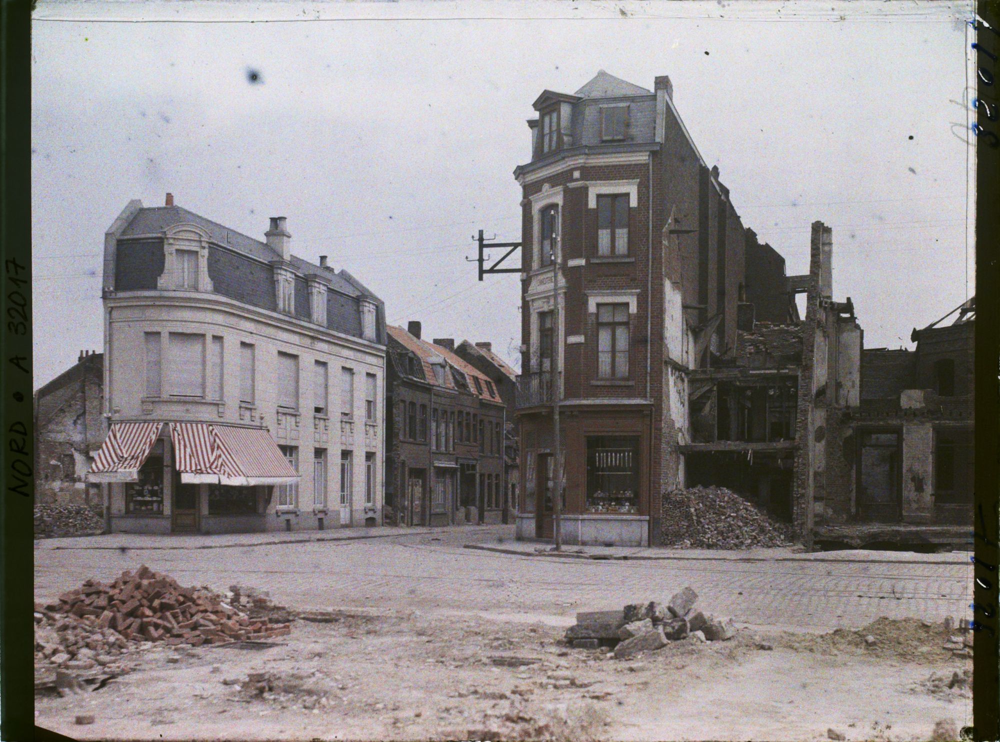 Image représentant France, Armentières, Rue du Faubourg de Lille, maisons neuves