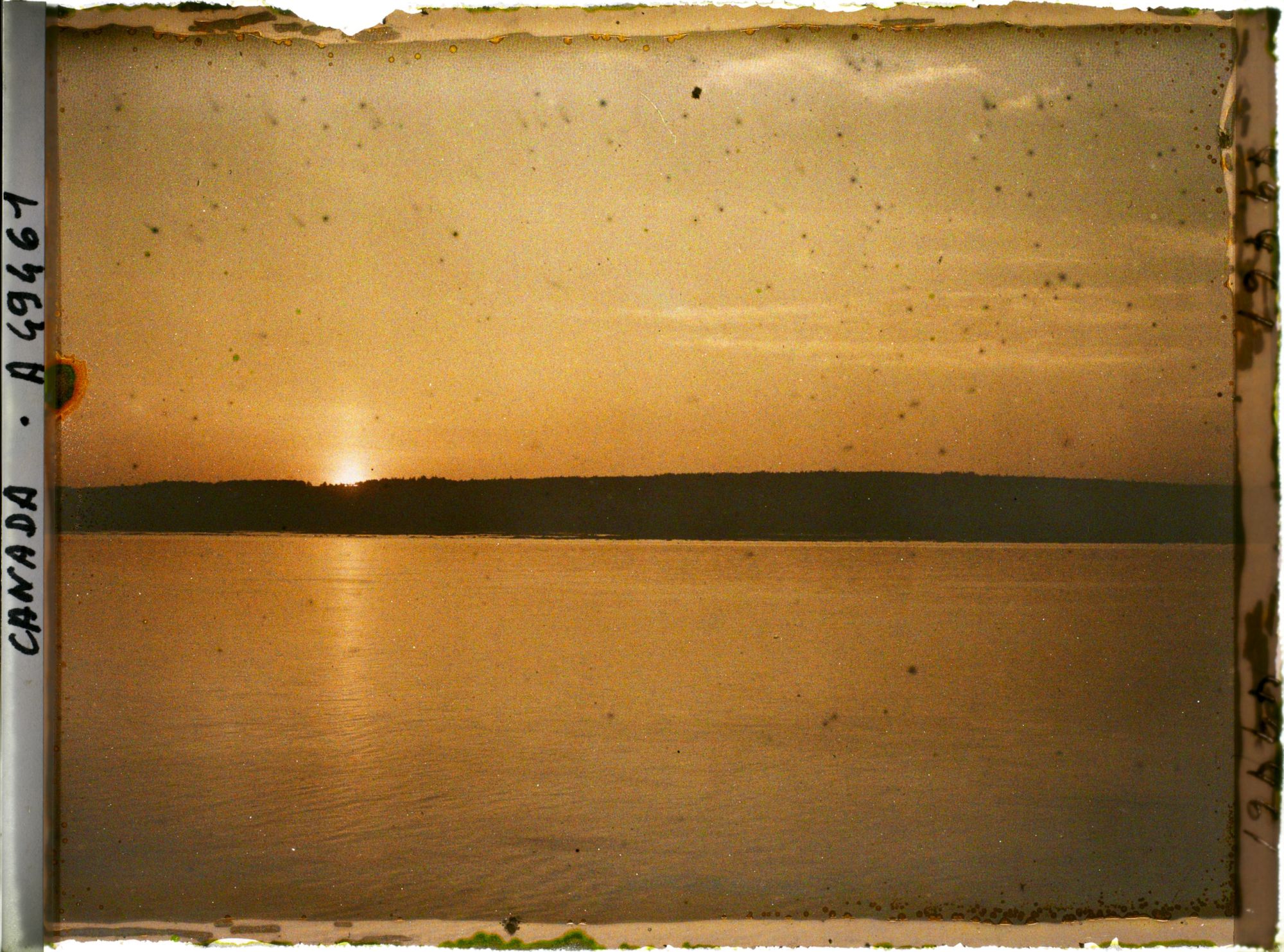 Image représentant Canada, Bord Melita, Coucher de Soleil sur les berges du St Laurent