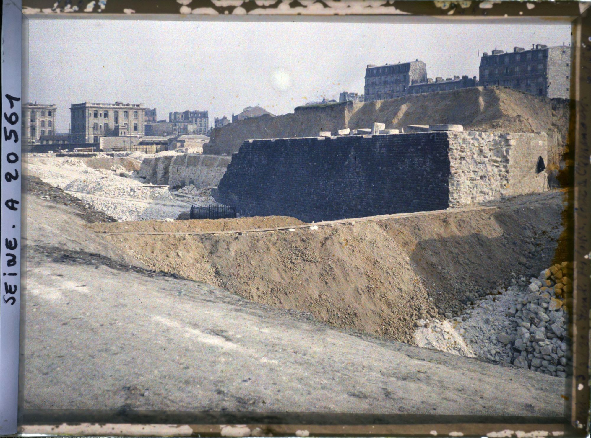 Image représentant La démolition des fortifications à la porte de Clignancourt