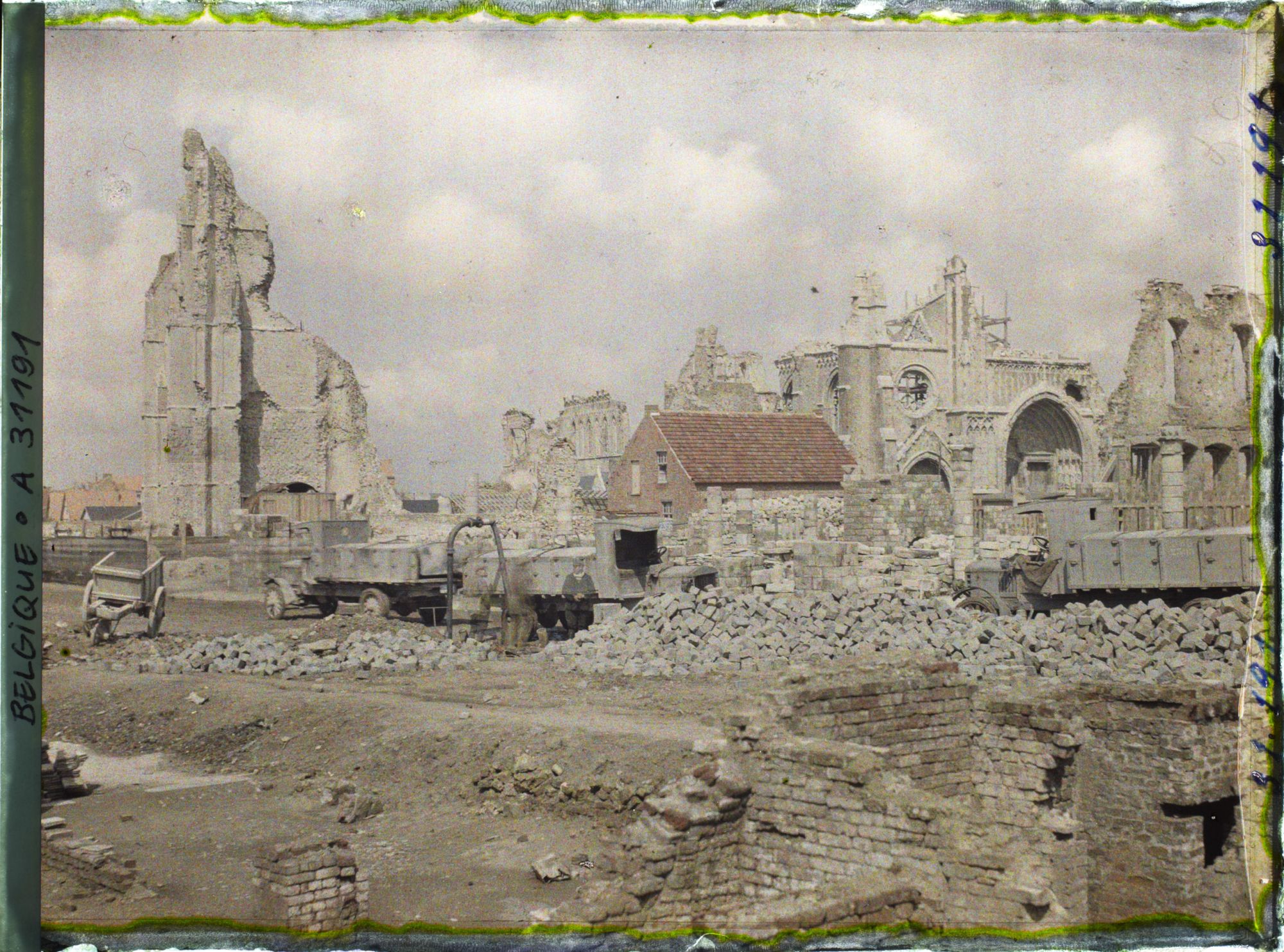 Image représentant Belgique, Ypres, Les ruines de l'Eglise St Martin