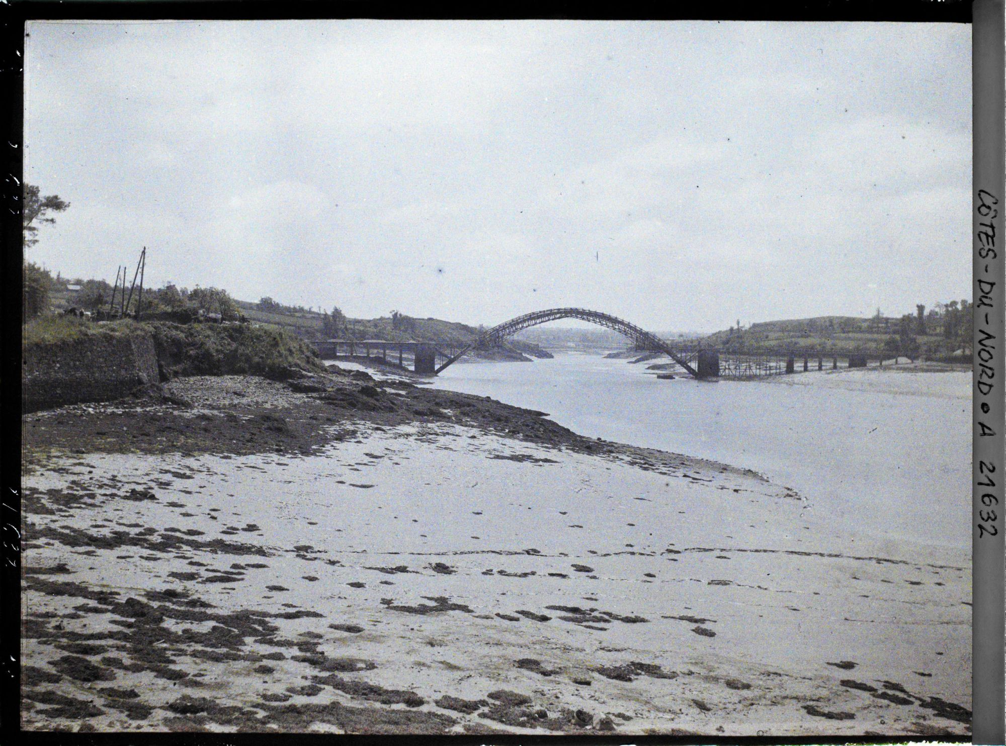 Image représentant Le Jaudy vers l'amont, vue prise du pont Canada