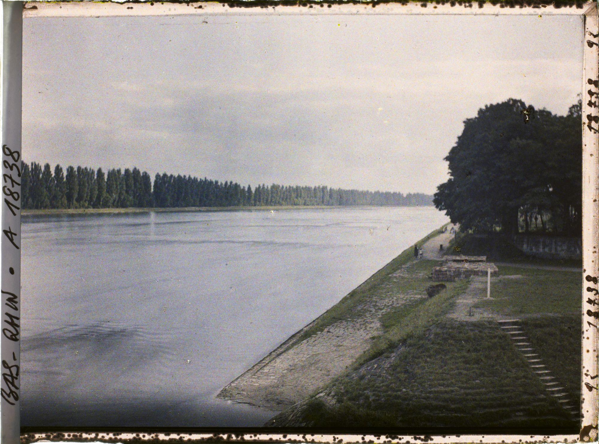 Image représentant France, Pont de Kehl, Le Rhin vu du Pont vers l'amont