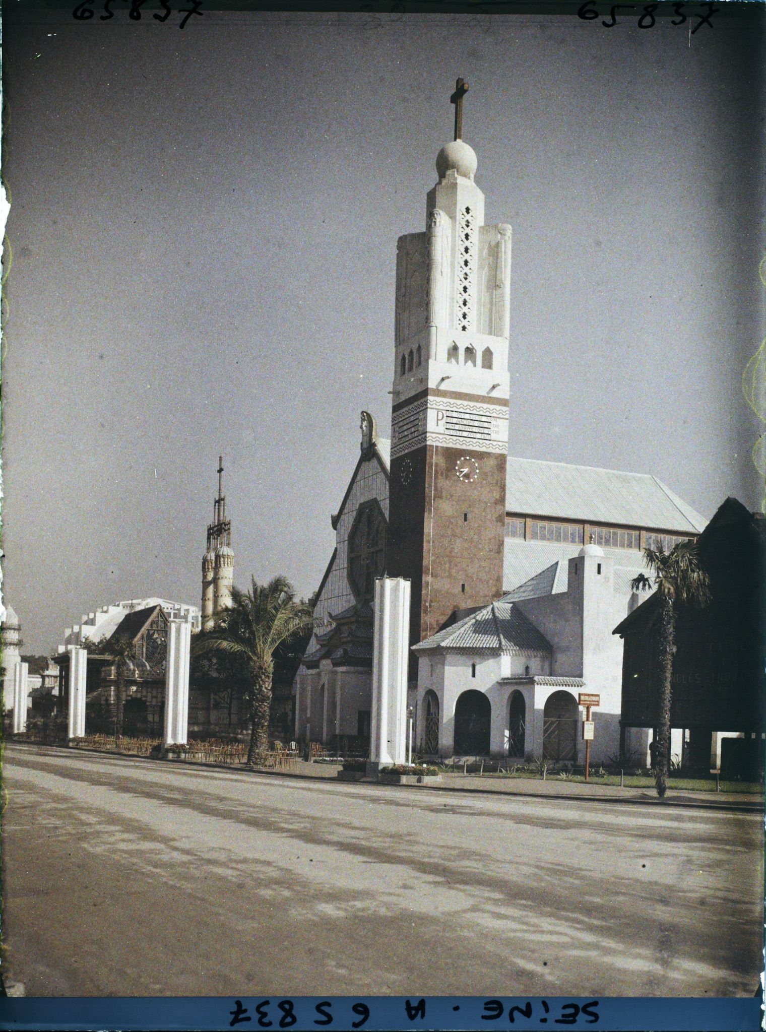 Image représentant L'Exposition Coloniale Internationale de 1931, le pavillon des Missions Catholiques