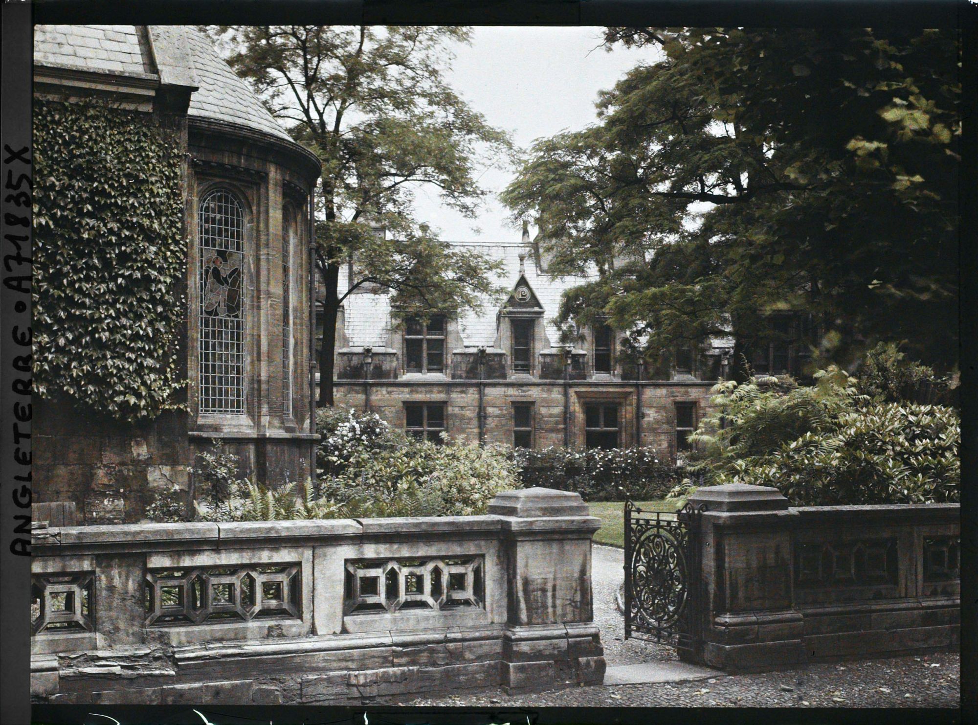 Image représentant Arrière d'une chapelle