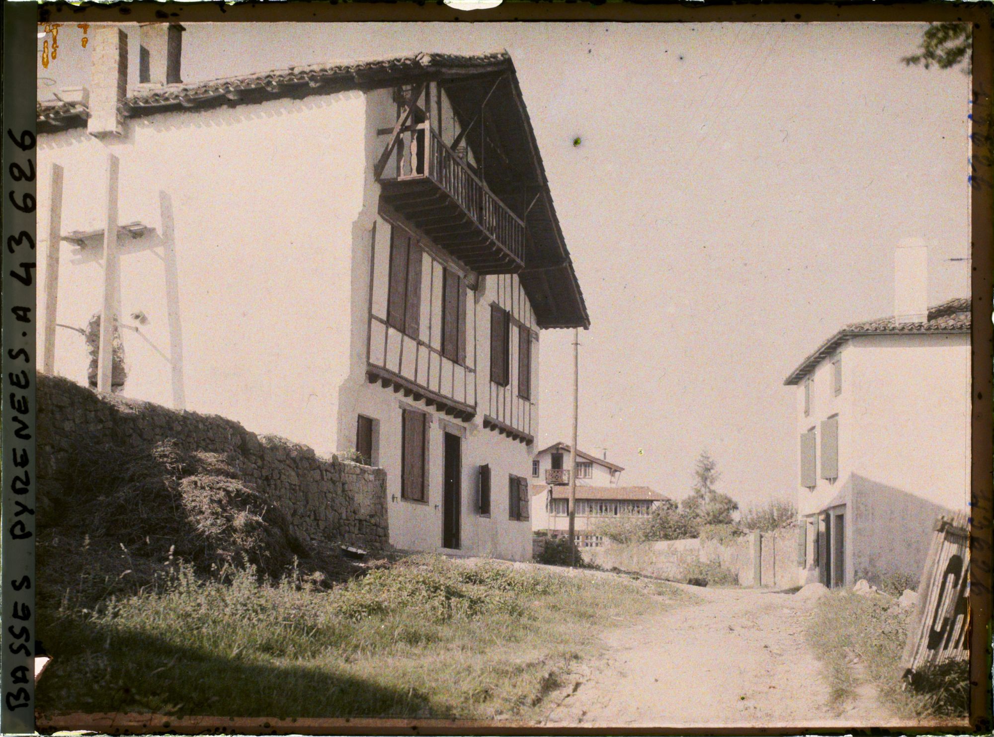 Image représentant France, St Jean de Luz, Maisons basques