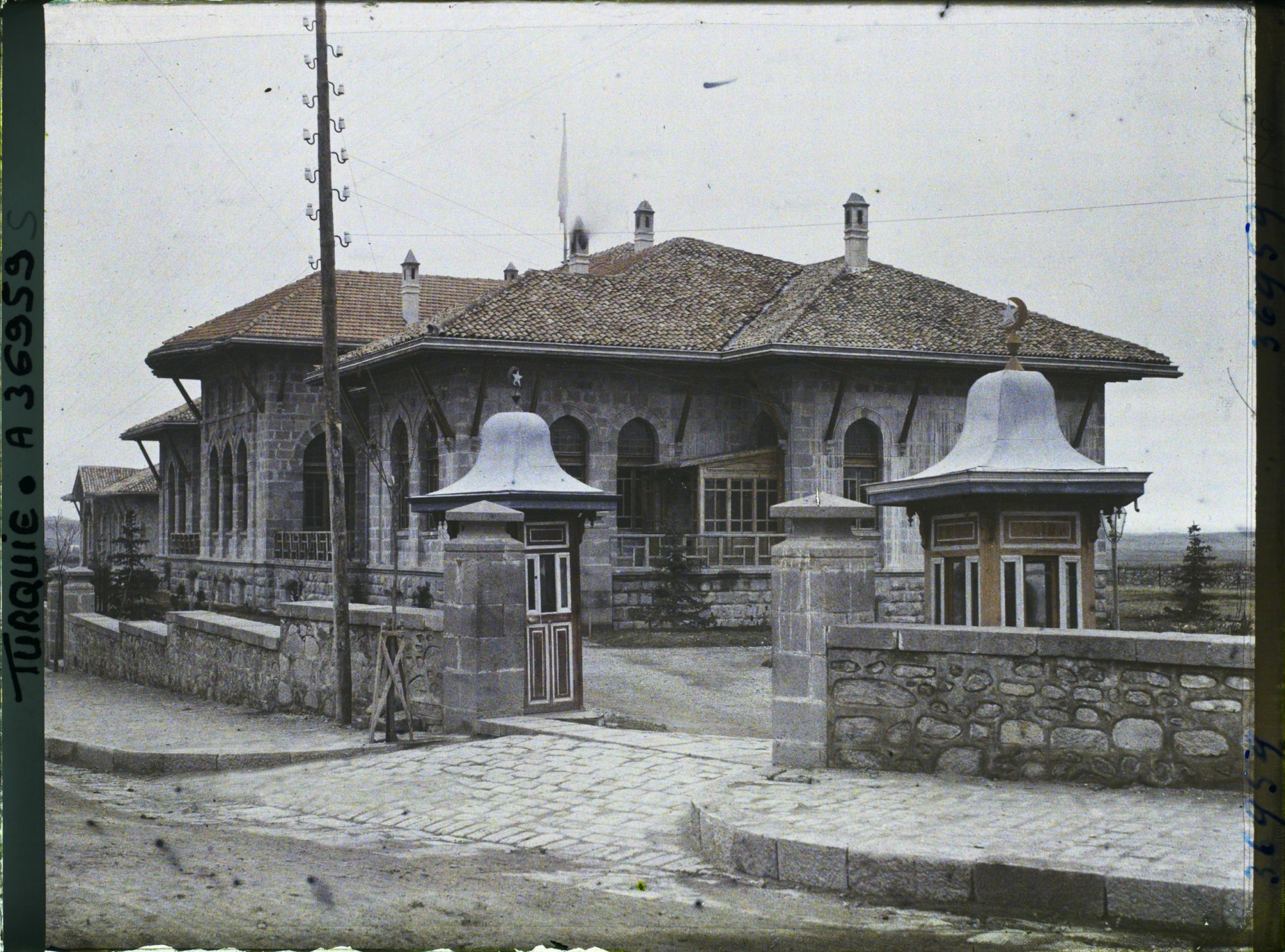 Image représentant Turquie, Angora, Entrée de la Grande Assemblée