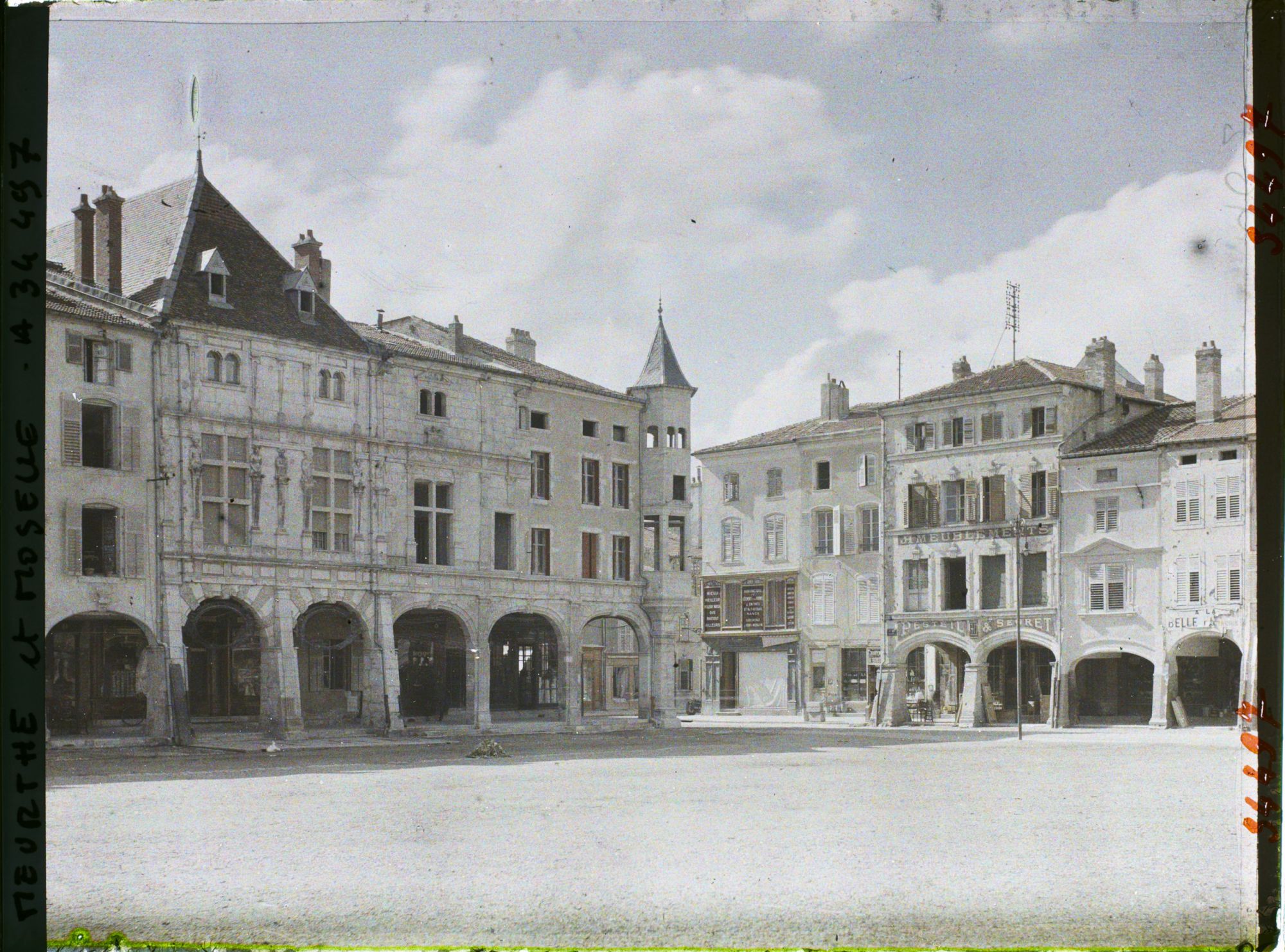 Image représentant France, Pont à Mousson, Maison des Sept Péchés Capitaux remise en état