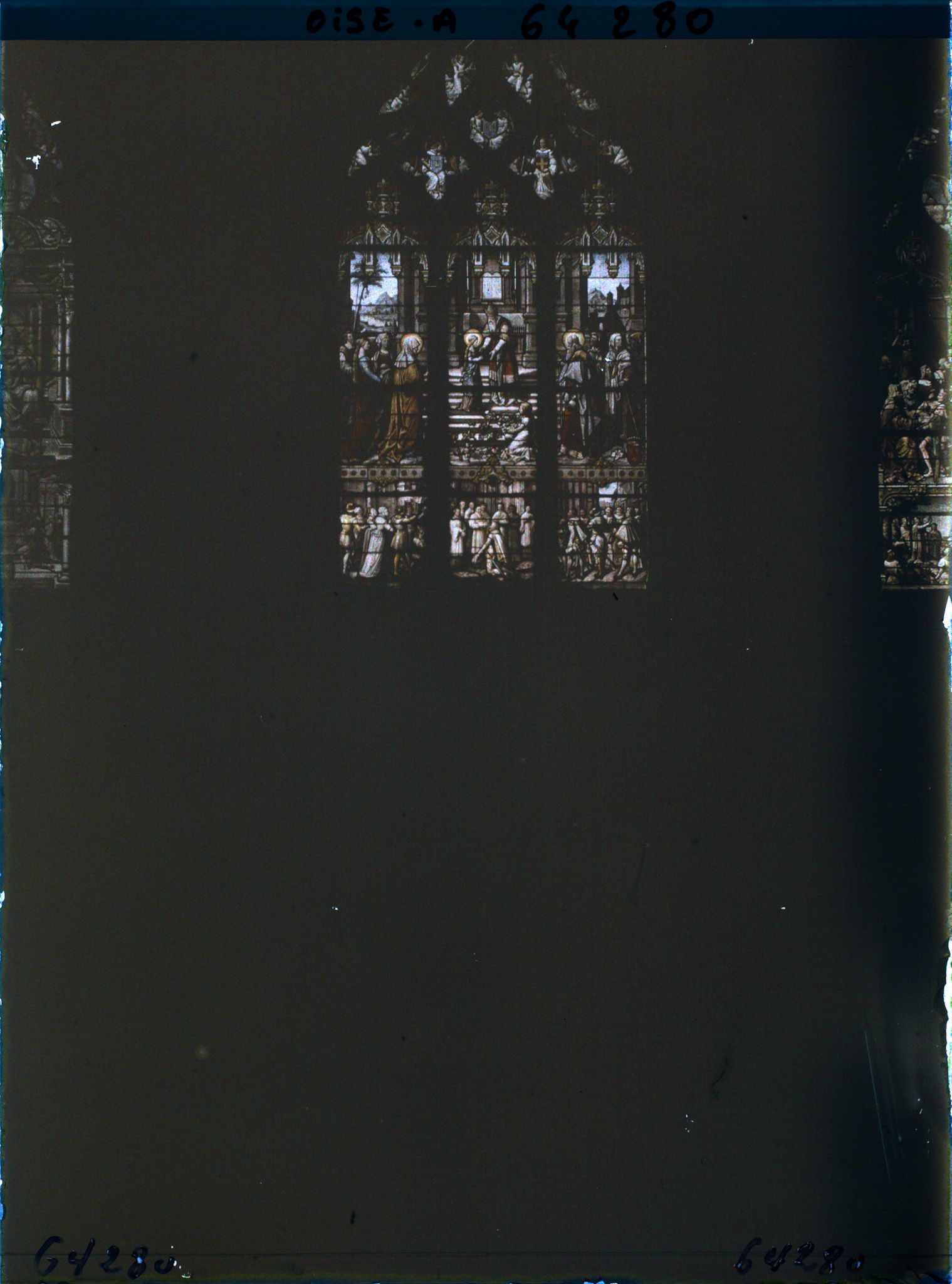 Image représentant Ile de France, Autriches, L'Eglise Vitraux du déambulatoire