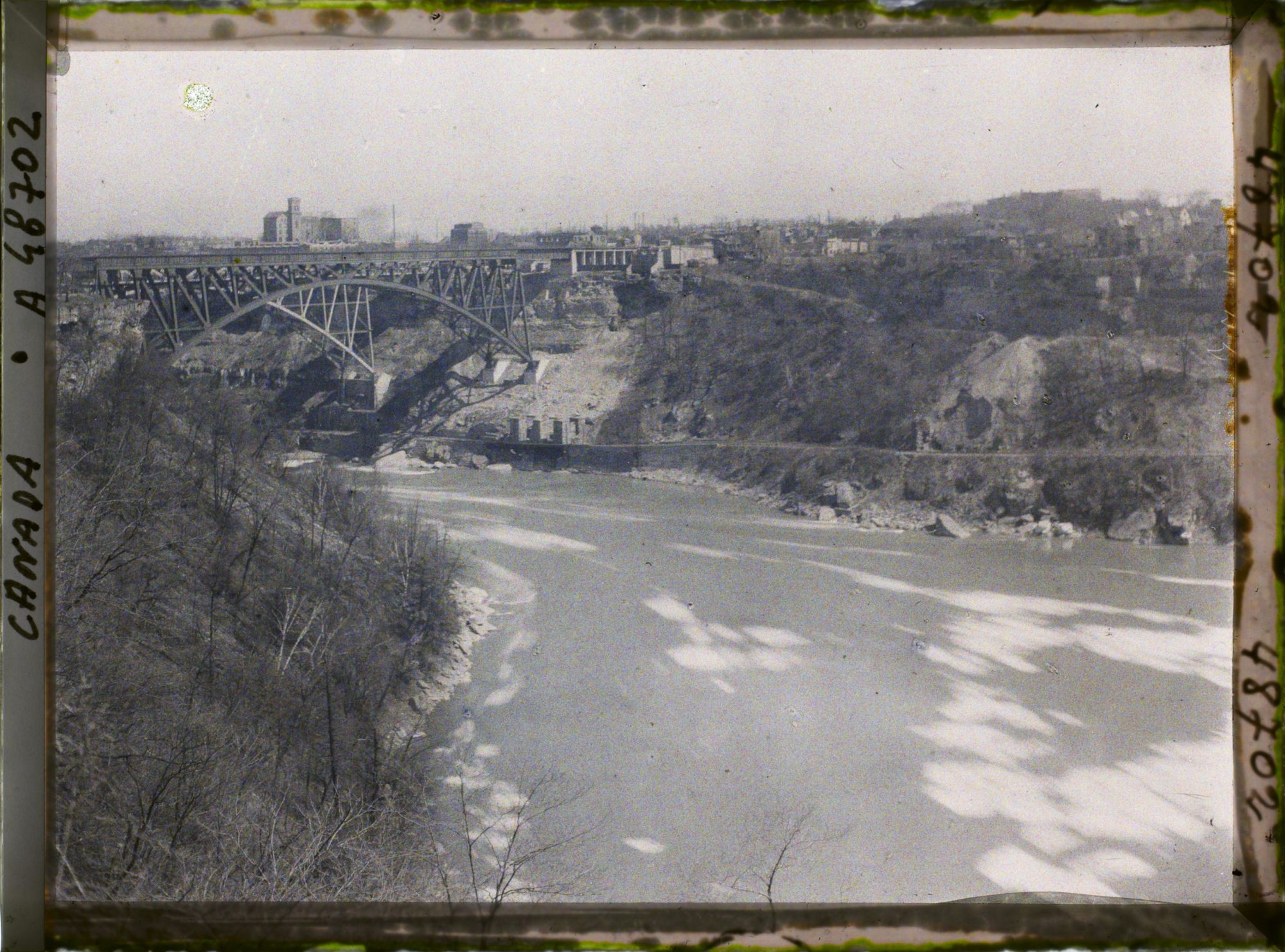 Image représentant Canada, Niagara, Pont Michigan, vers rive droite