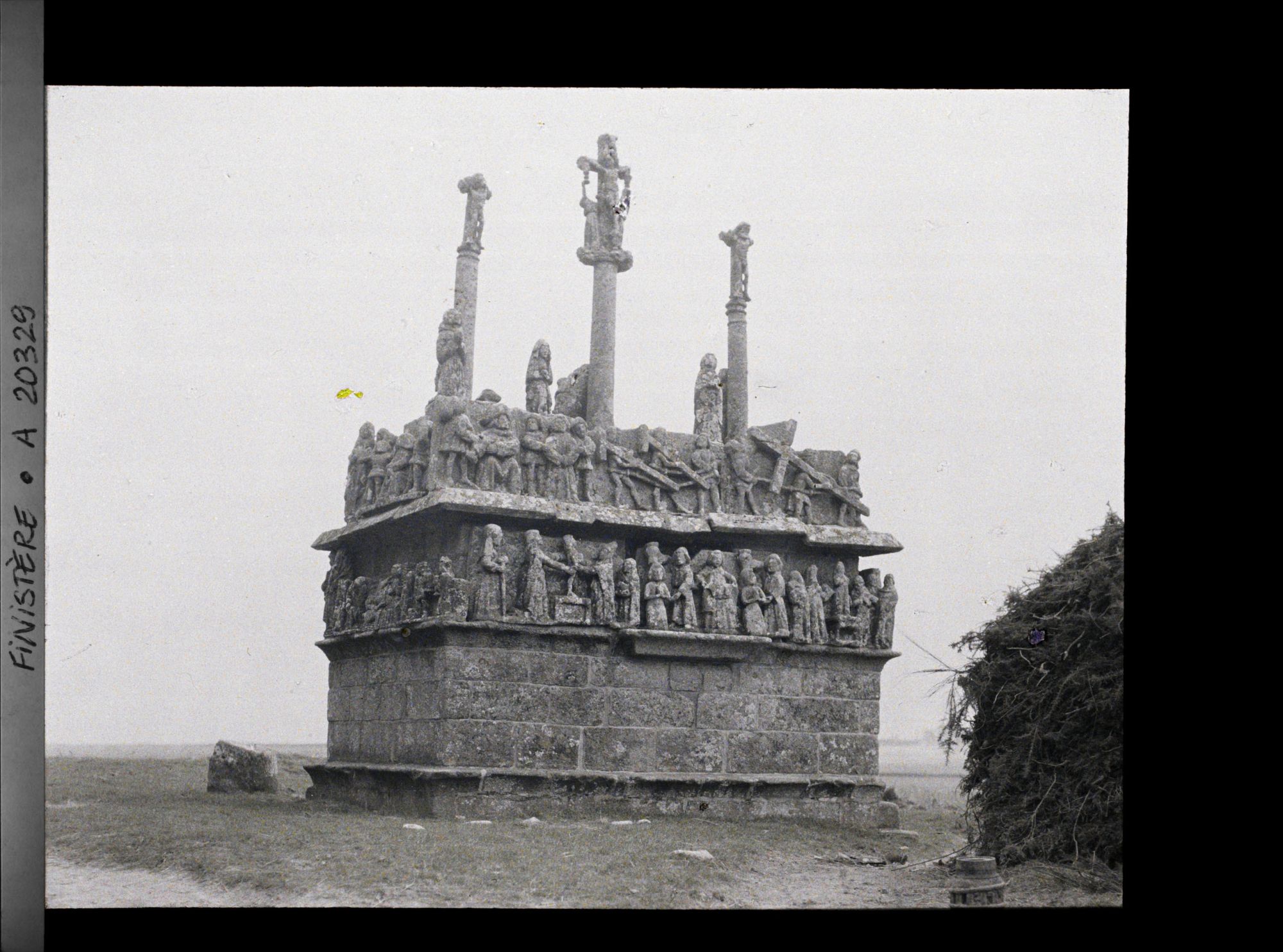 Image représentant Le calvaire de la chapelle Notre-Dame-de-Tronoën