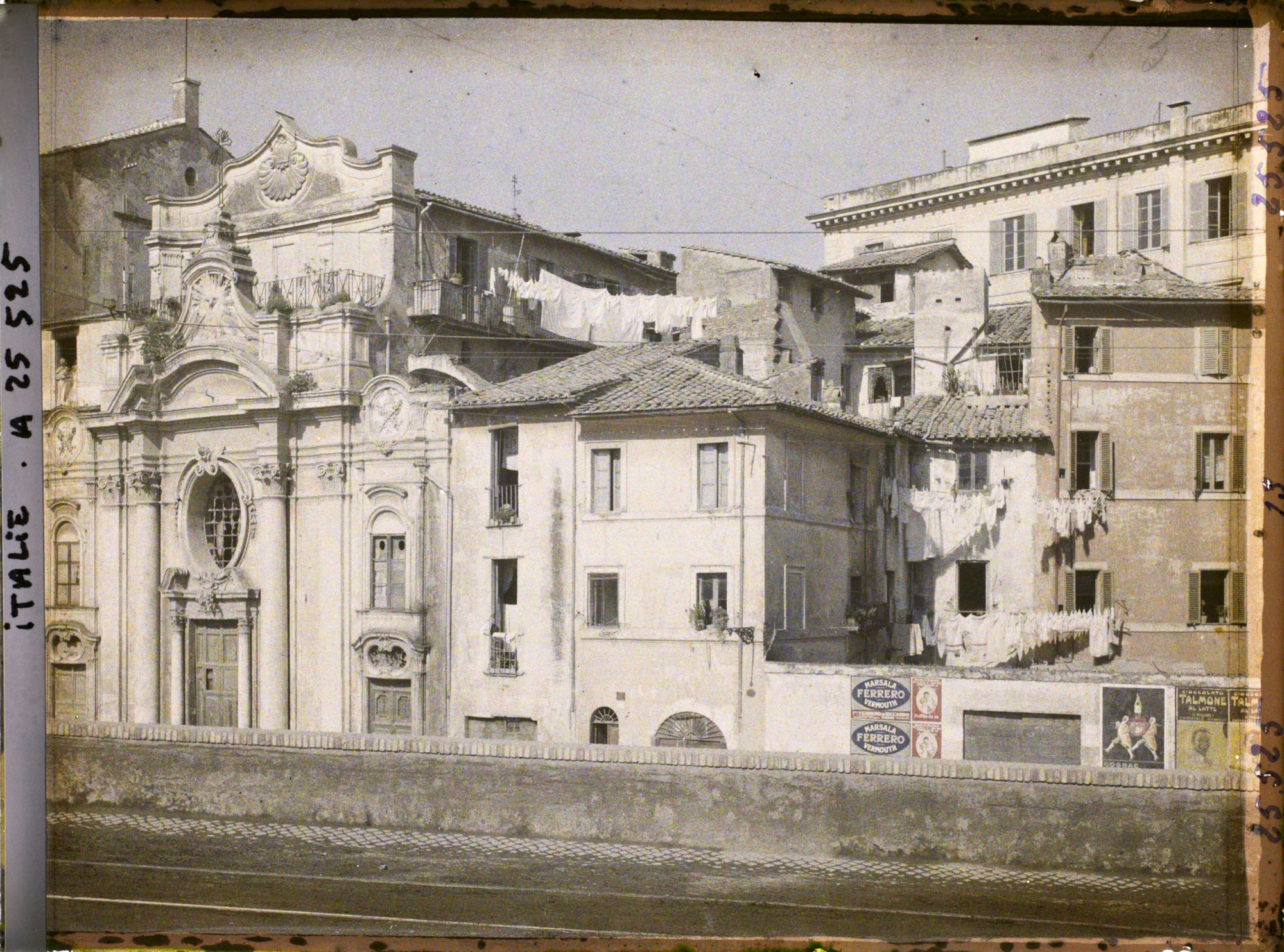 Image représentant Une église devenue un hospice