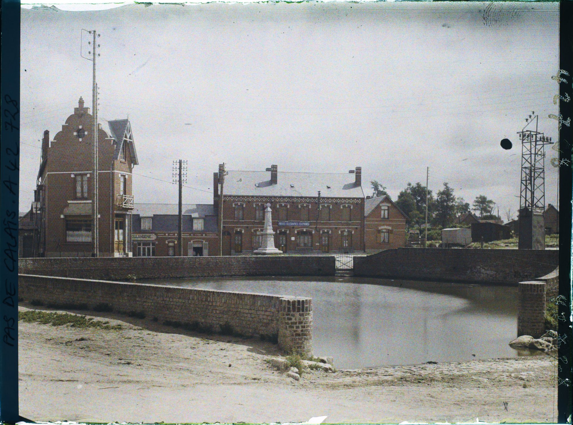 Image représentant France, Achiet, La Grande Place et l'Abreuvoir