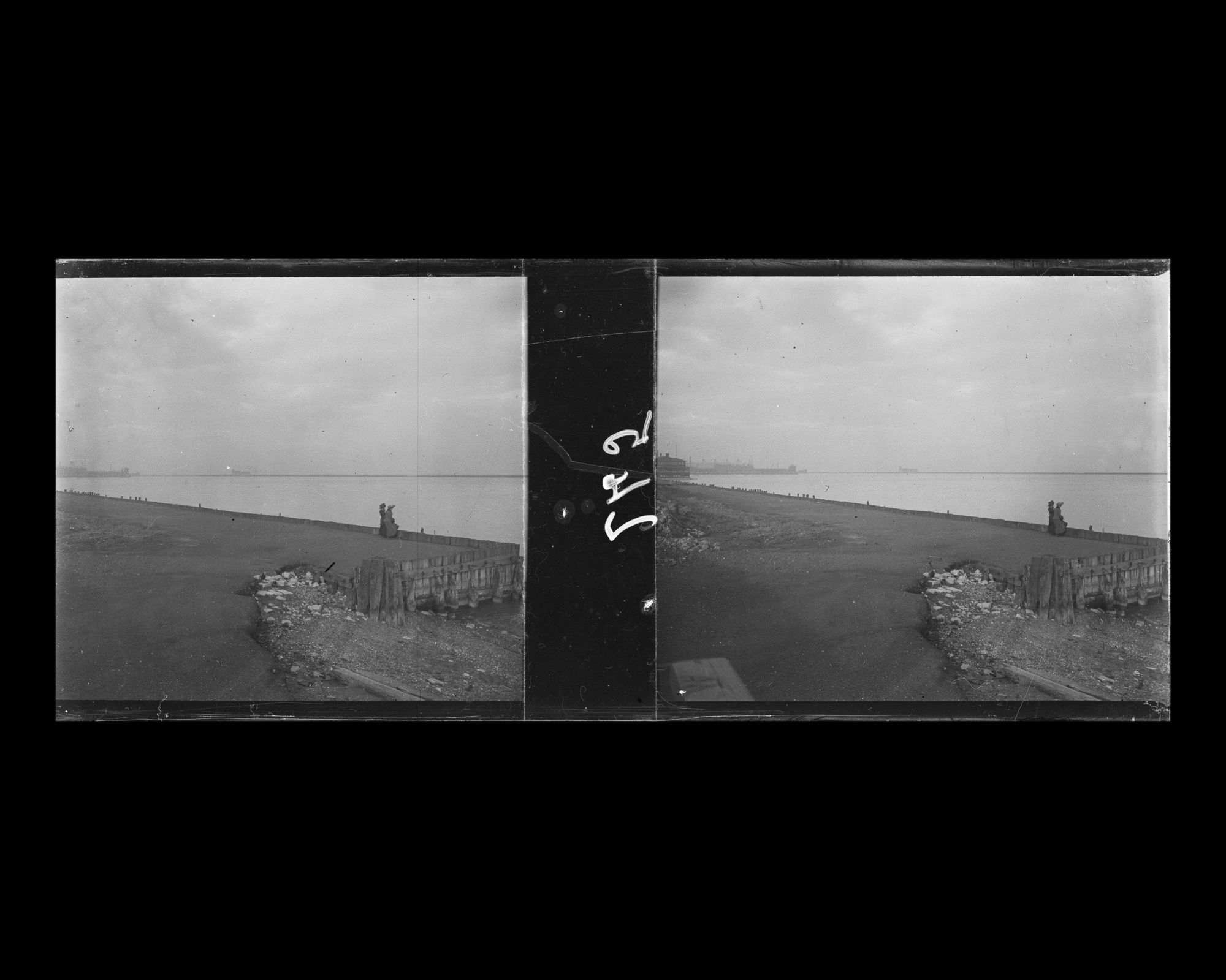 Image représentant Les bords du lac Michigan, probablement au niveau de Grant Park