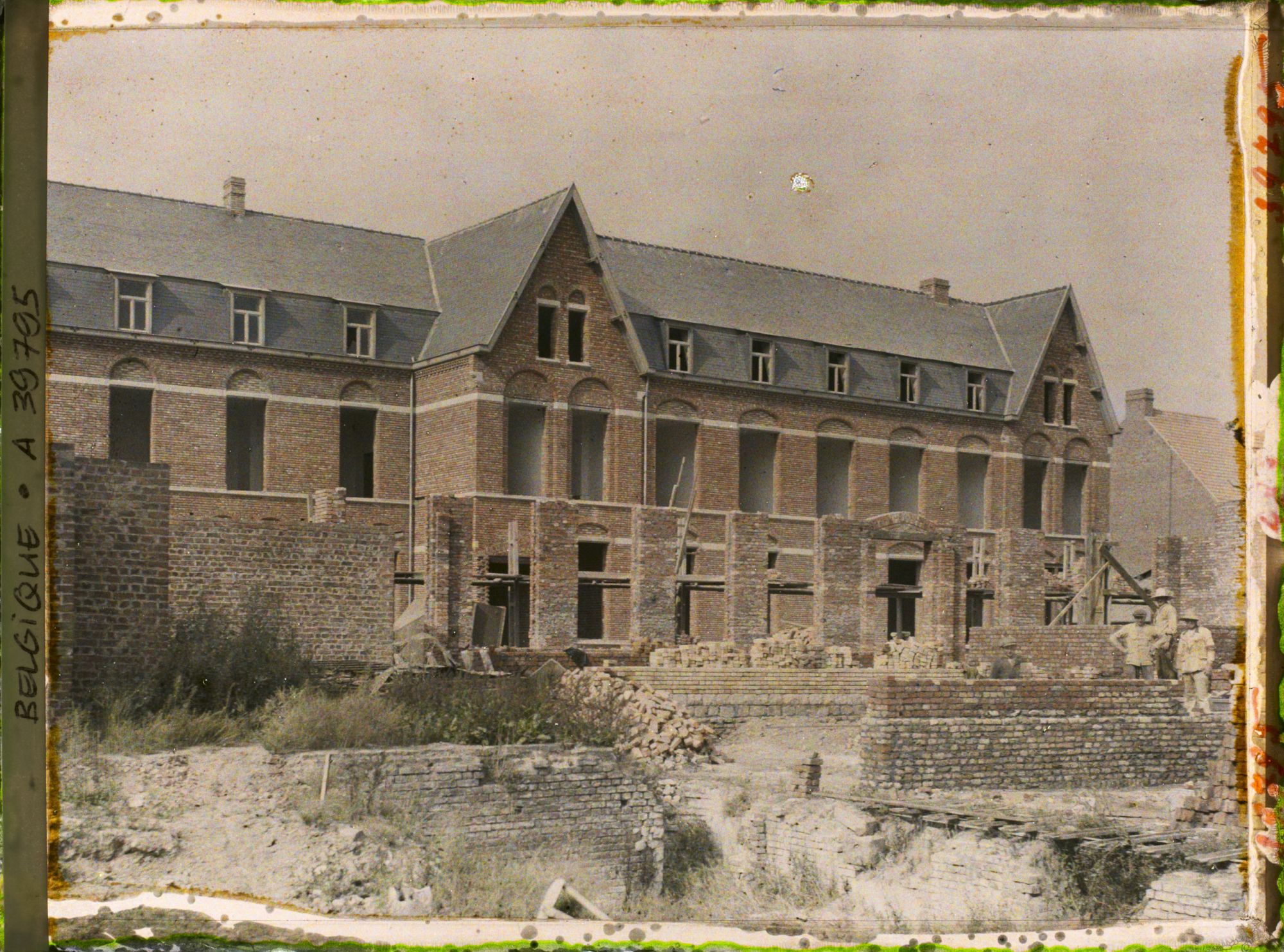 Image représentant Belgique, Ypres, Ecole des Soeurs