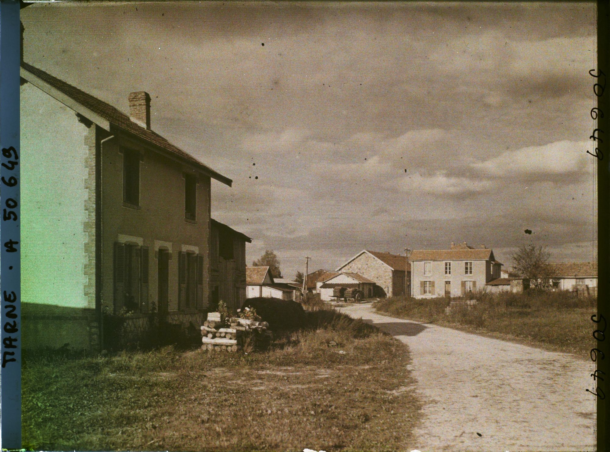 Image représentant France, Souain, Un Coin du Village