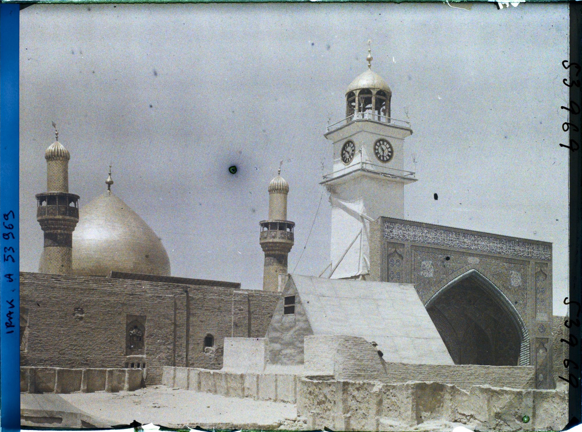 Image représentant Dôme et minarets de la mosquée funéraire d'Ali