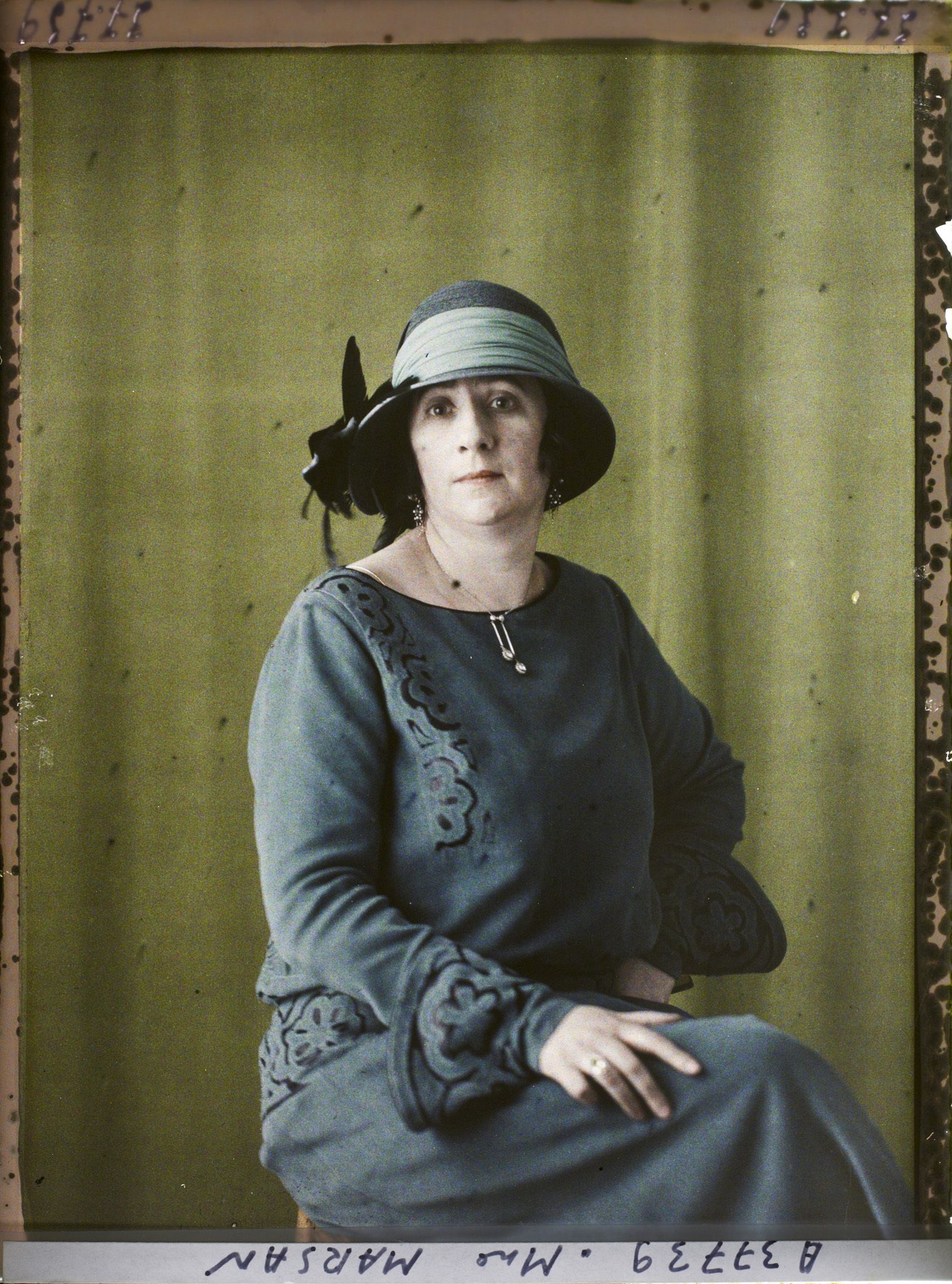 Image représentant https://musee-albert-kahn.s-museum.fr/home/NWQ2OTAwYzNmYjZlZTk1ZWQwODJmMjY4L2dlbmVyaWMtbm90aWNlLXRhYi9hdXRob3JpdHkvNjE3YTc5ZjVjZjhiODk2OGIzMzM3ZDIx/5d6900c3fb6ee95ed082f268/generic-notice-tab/authority/617a79ebcf8b8968b3337348 Madame Marsan