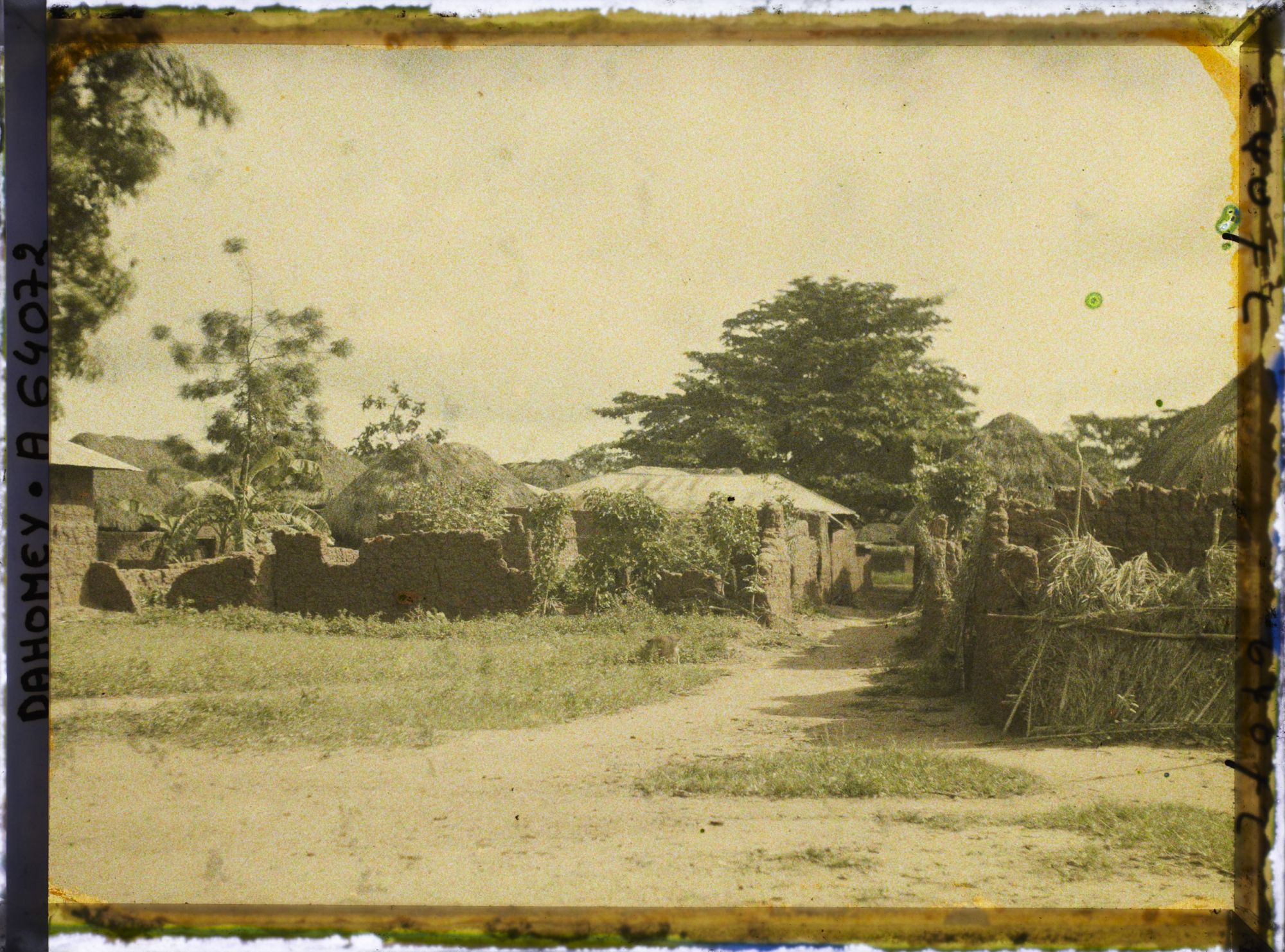 Image représentant Le village indigène