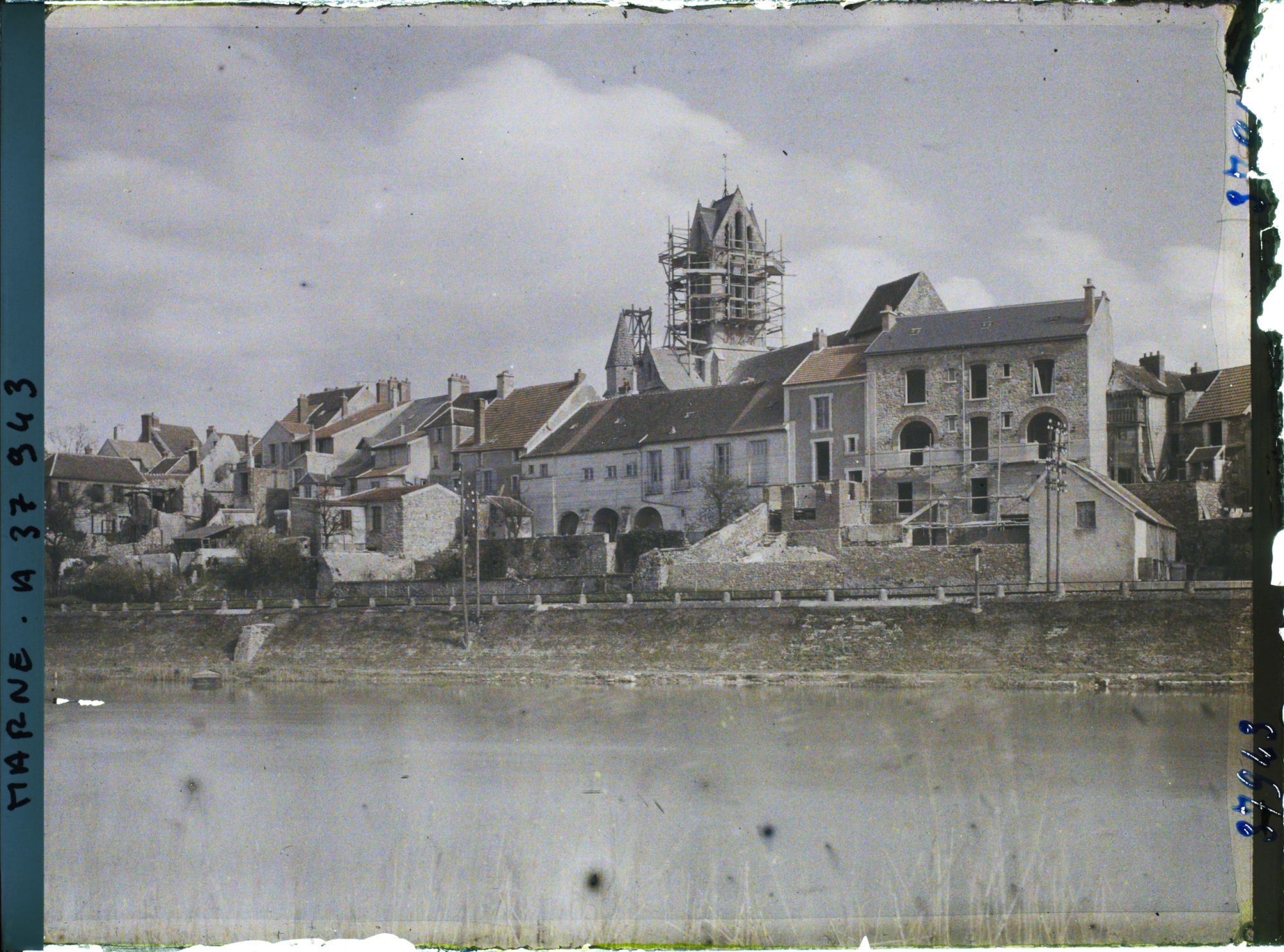 Image représentant France, Dormans, Vue sur la Marne vers l'Eglise