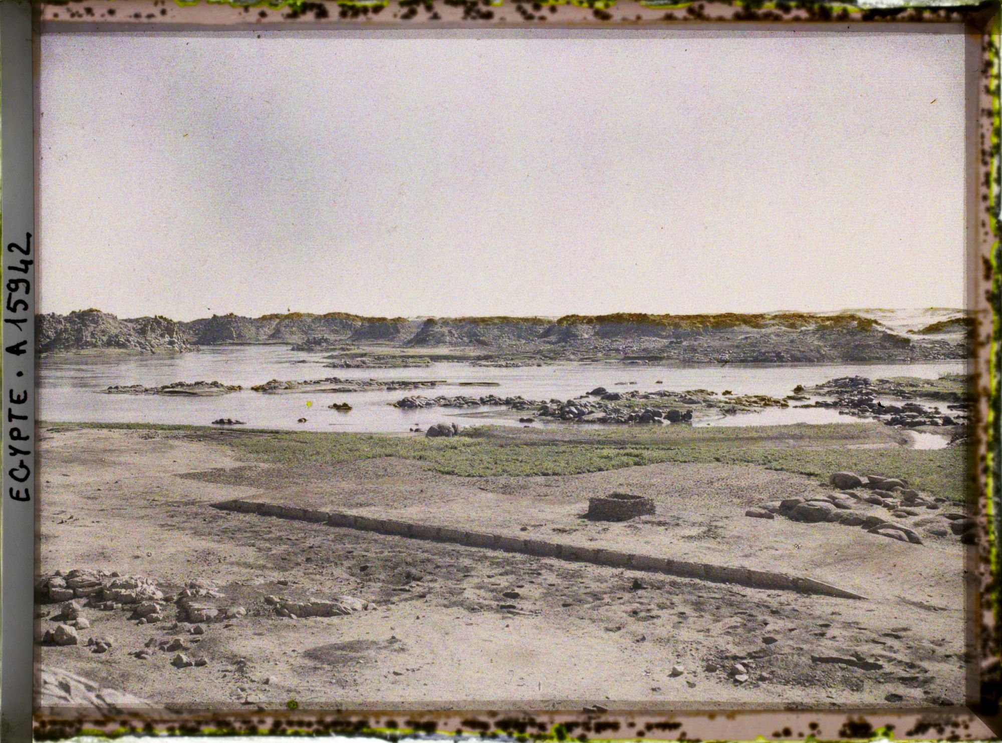 Image représentant Le Nil asséché avec le barrage