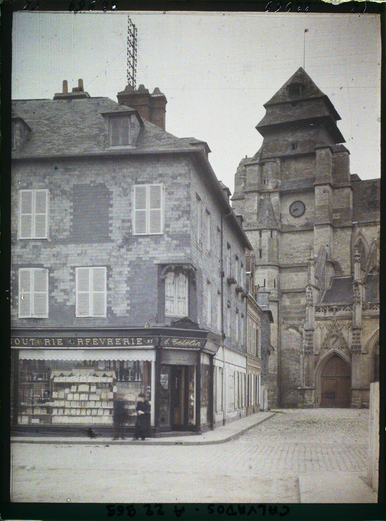 Image représentant L'église Saint-Michel