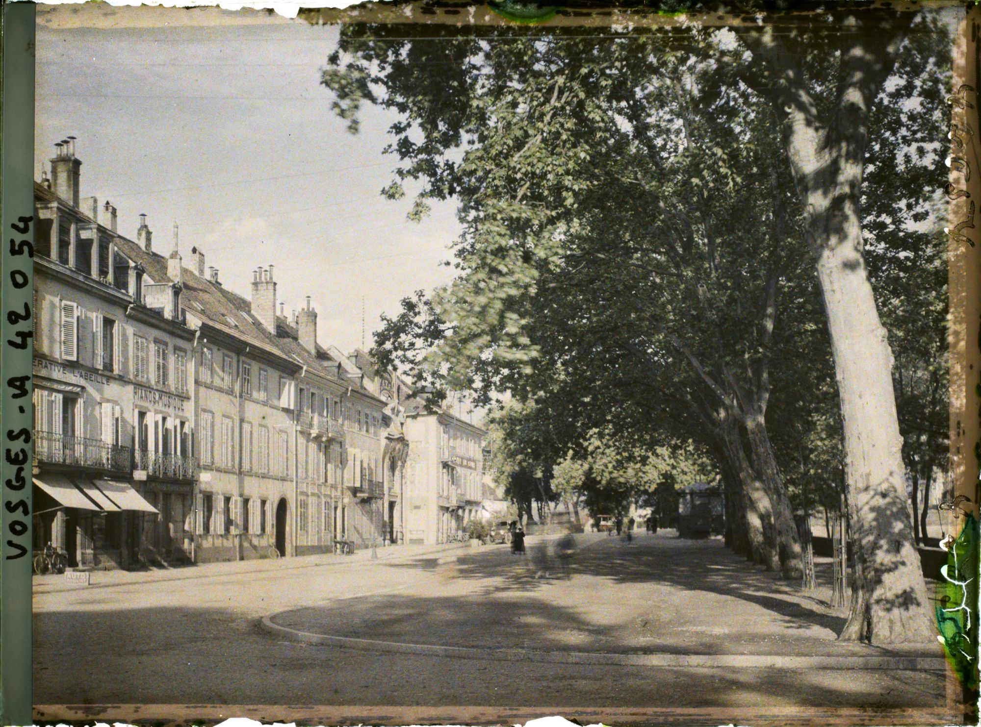 Image représentant France, St Dié, Le Quai du Parc