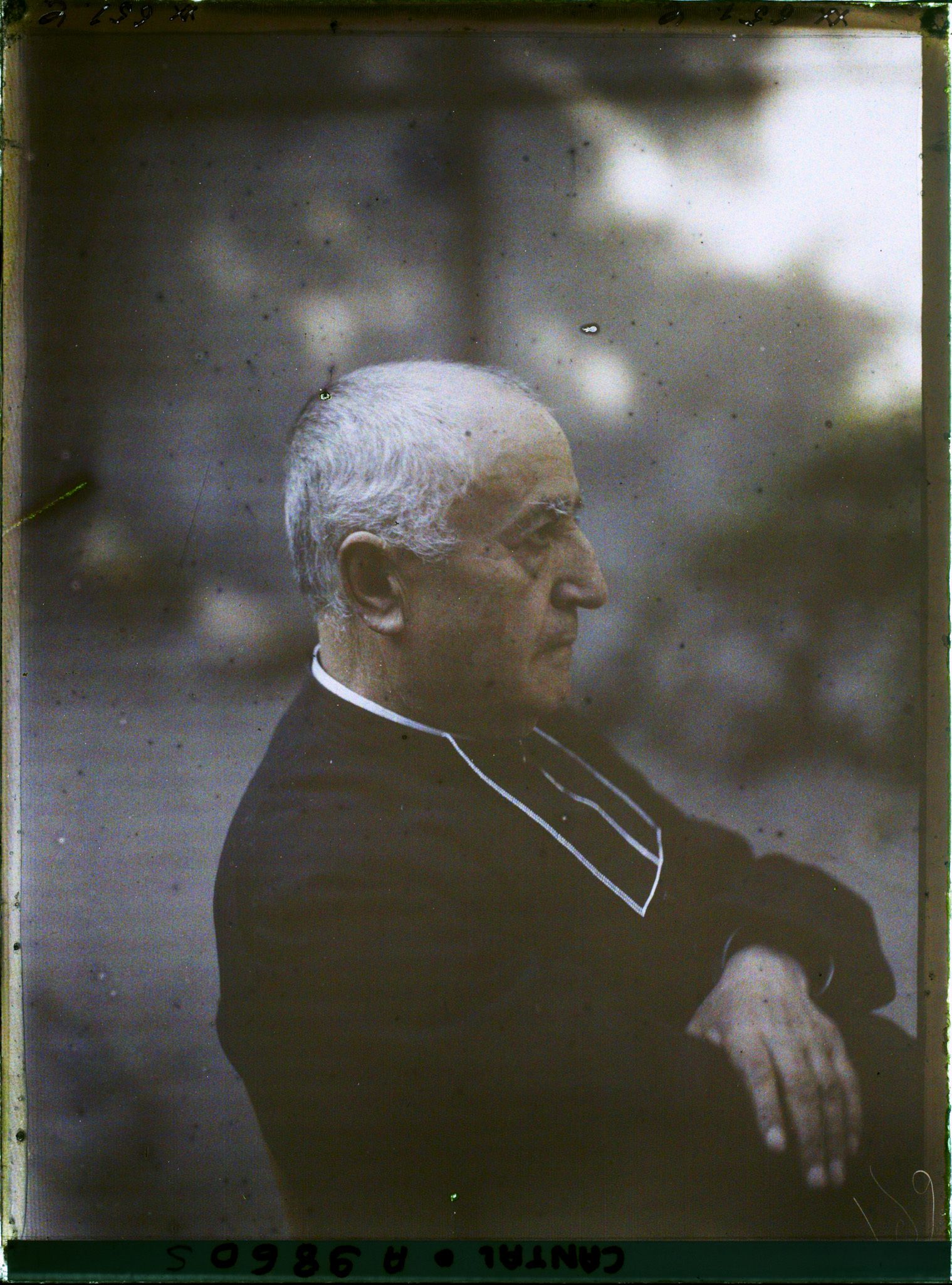 Image représentant Portrait du chanoine Delort de profil