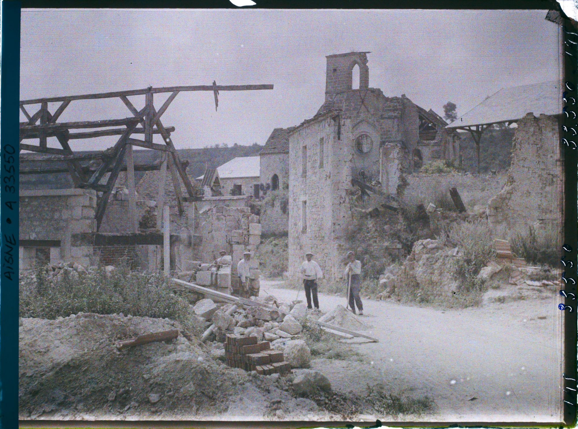 Image représentant France, Jumigny, Ruines et l'Eglise