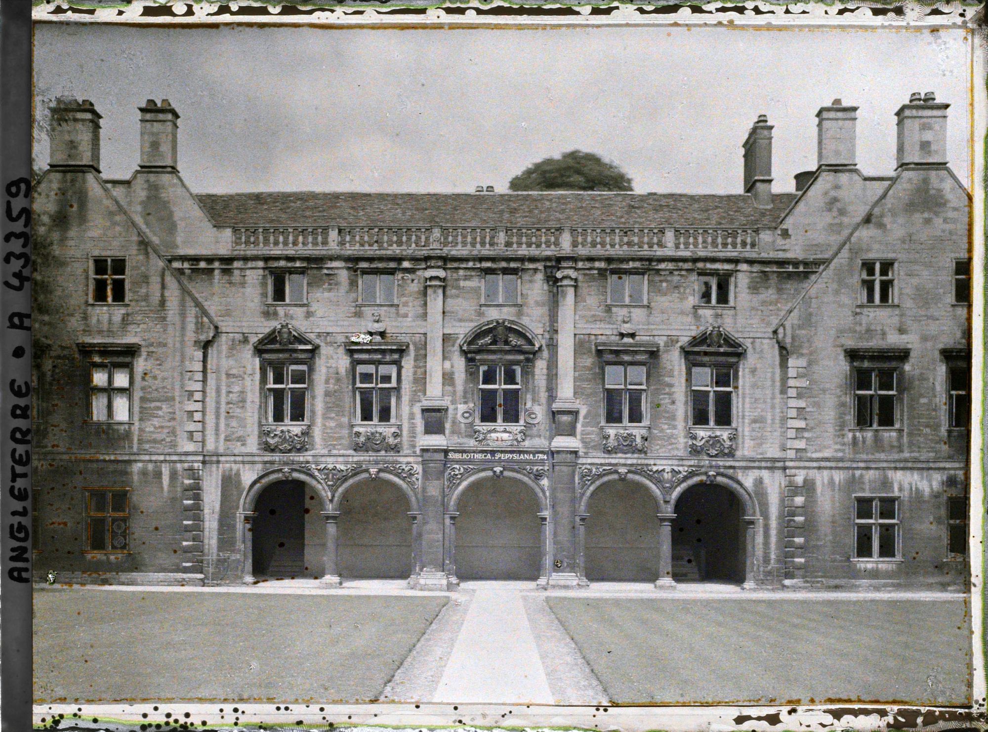 Image représentant La bibliothèque du Magdalen College