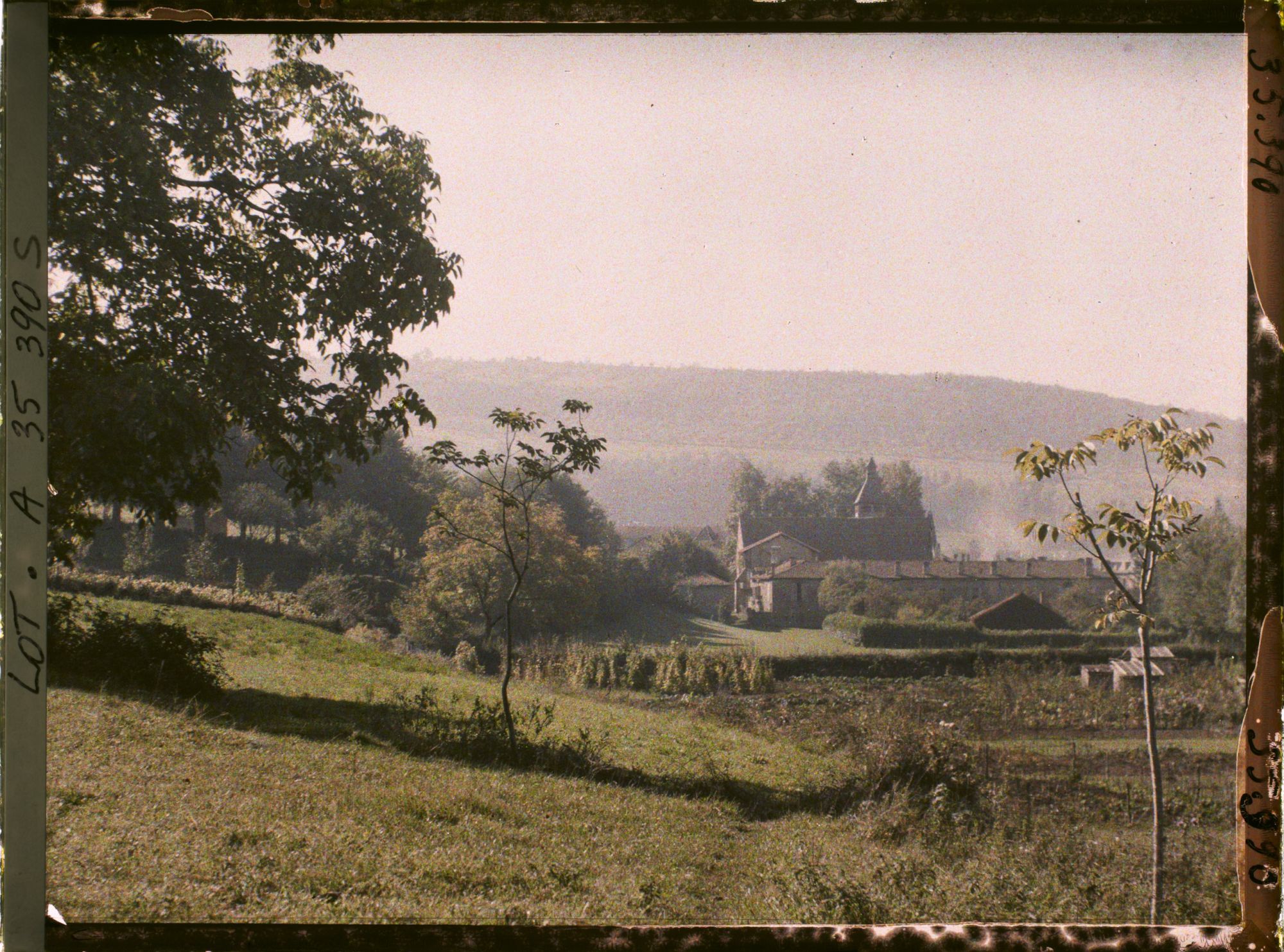 Image représentant France, Figeac, Paysage effet du matin (vallée du Celé)