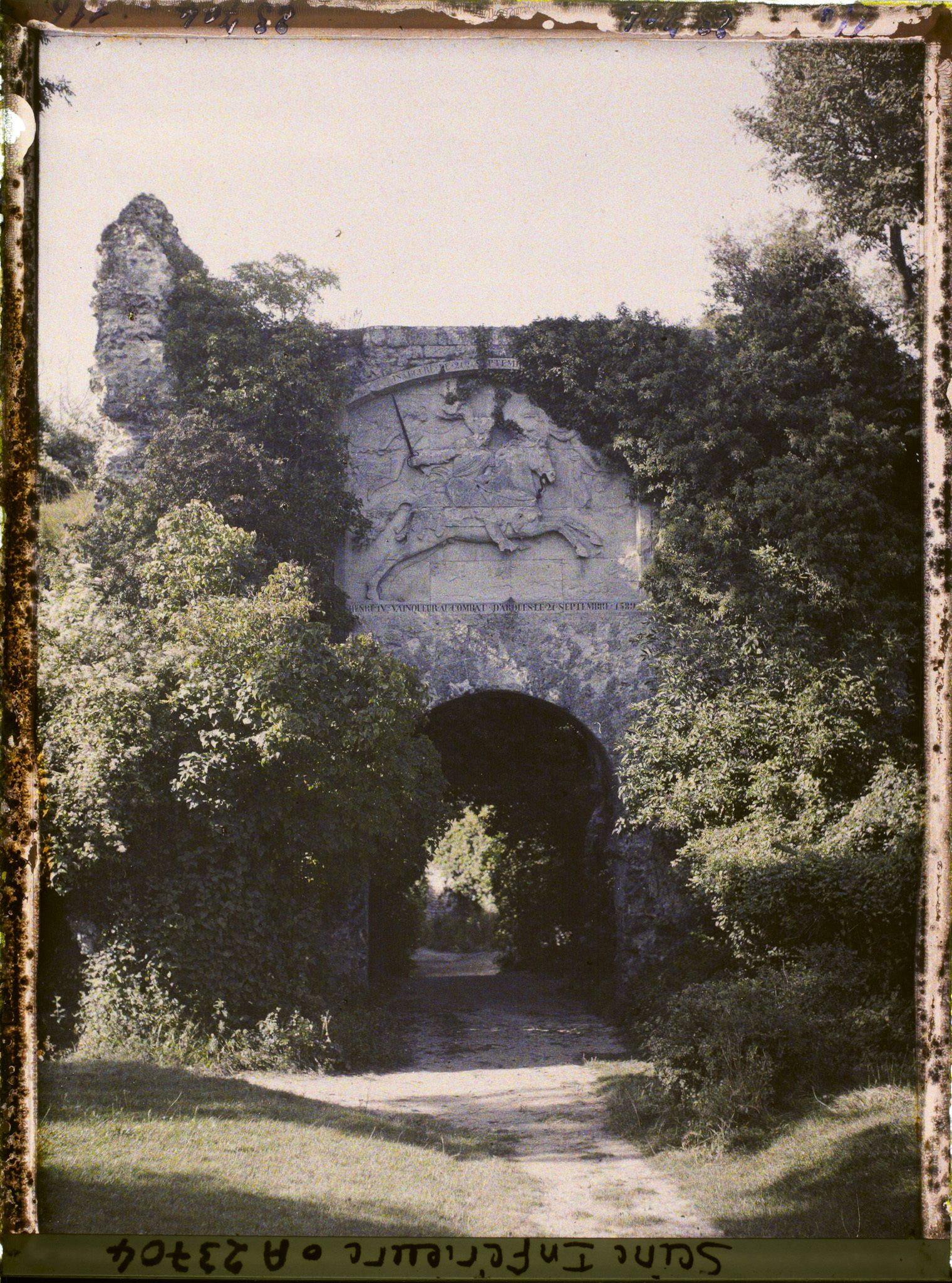 Image représentant L'entrée de la deuxième enceinte