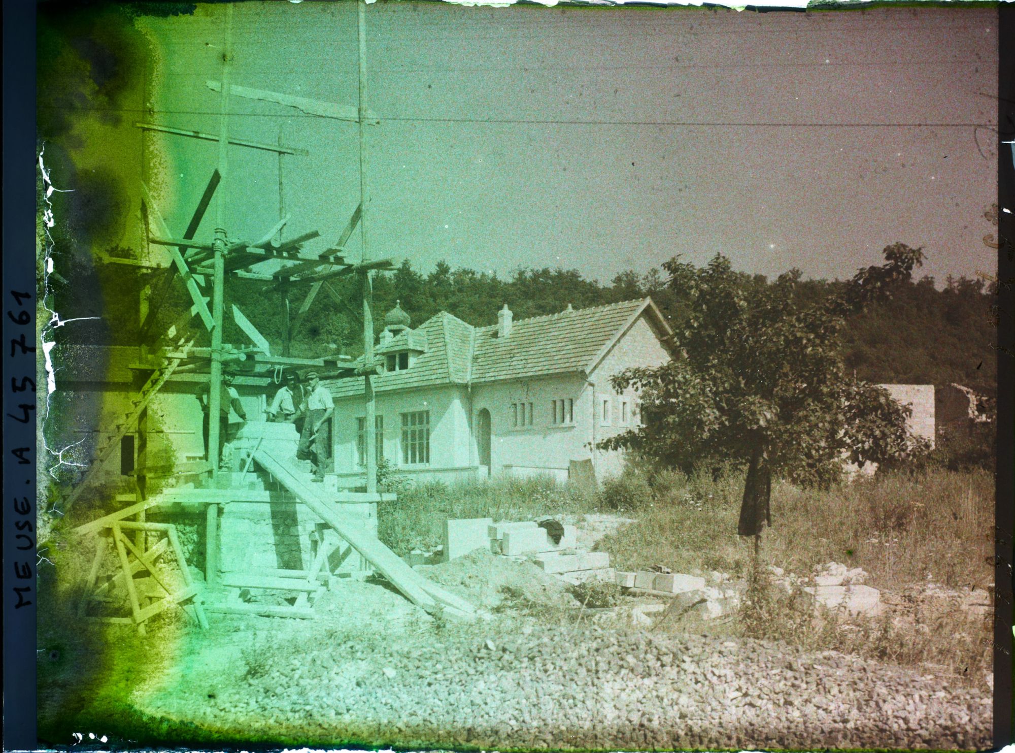 Image représentant France, Apremont, Construction du Monument aux morts et nouvelles Ecoles