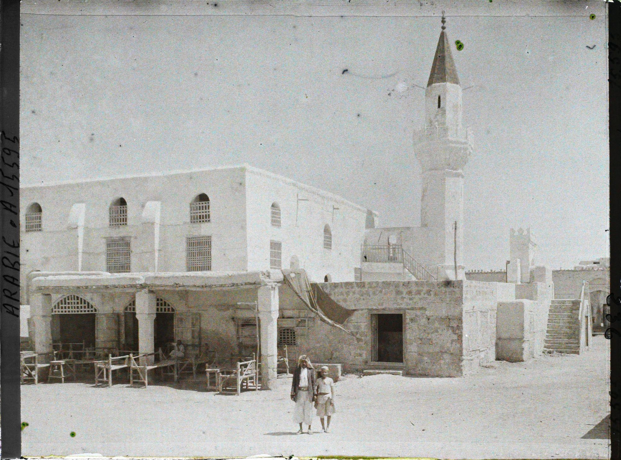 Image représentant Une mosquée voisine du bâtiment de la Mission française