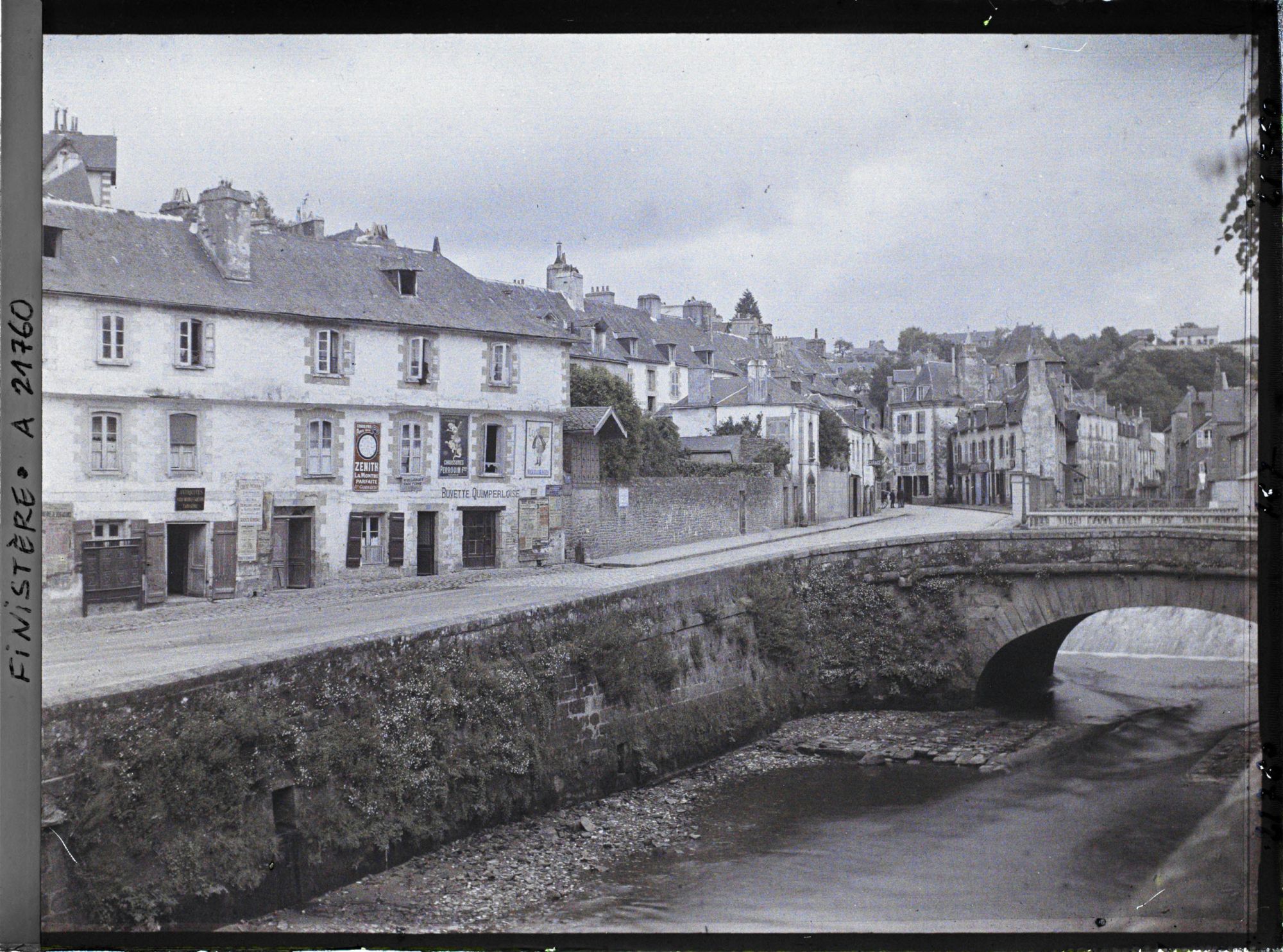 Image représentant L'Isole et le quai Brizeux