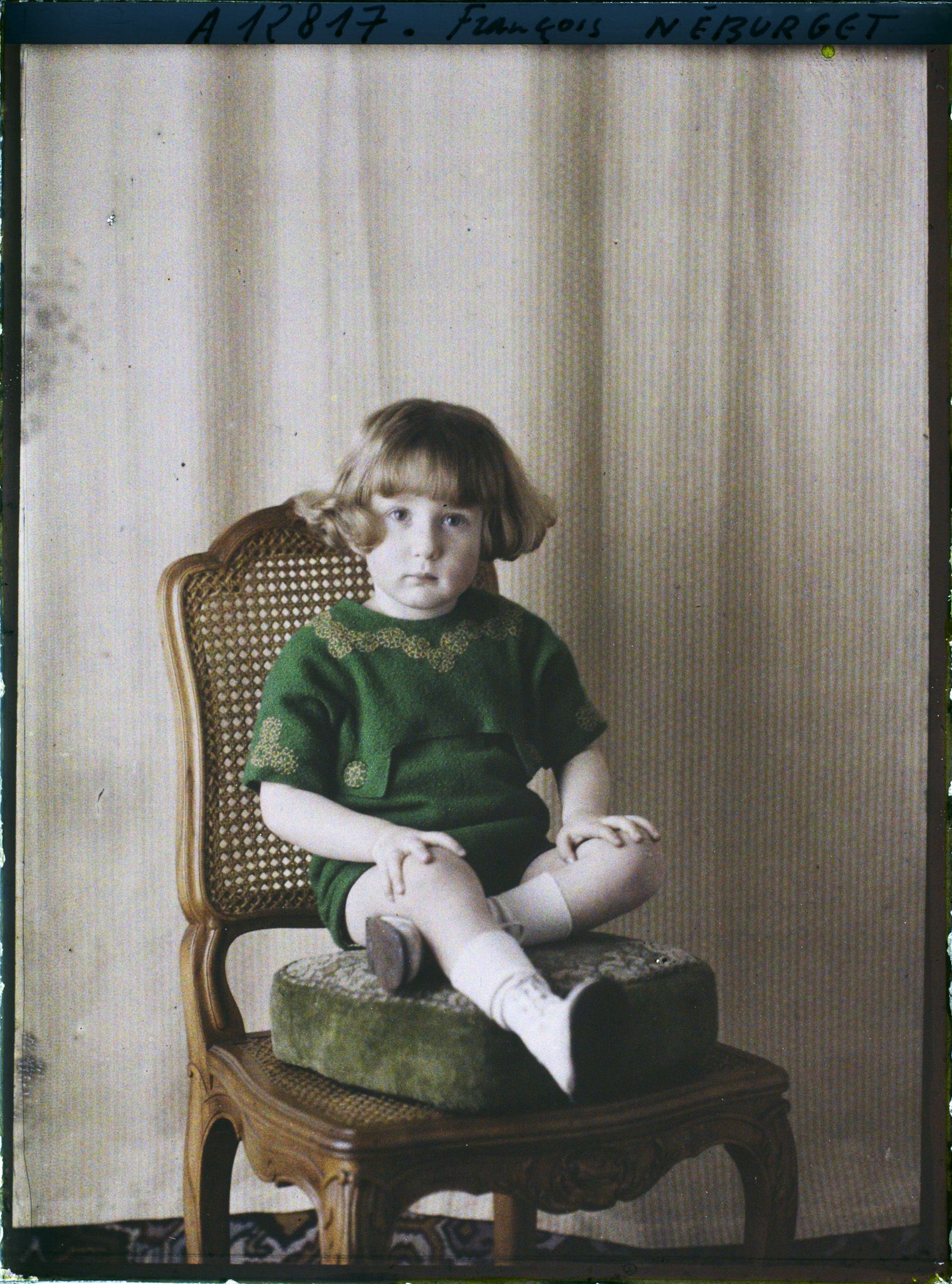 Image représentant L'enfant  https://musee-albert-kahn.s-museum.fr/home/NWQ2OTAwYzNmYjZlZTk1ZWQwODJmMjY4L2dlbmVyaWMtbm90aWNlLXRhYi9hdXRob3JpdHkvNjE3YTc5ZjVjZjhiODk2OGIzMzM3ZDIx/5d6900c3fb6ee95ed082f268/generic-notice-tab/authority/617a79ebcf8b8968b33374b9 François Neburget