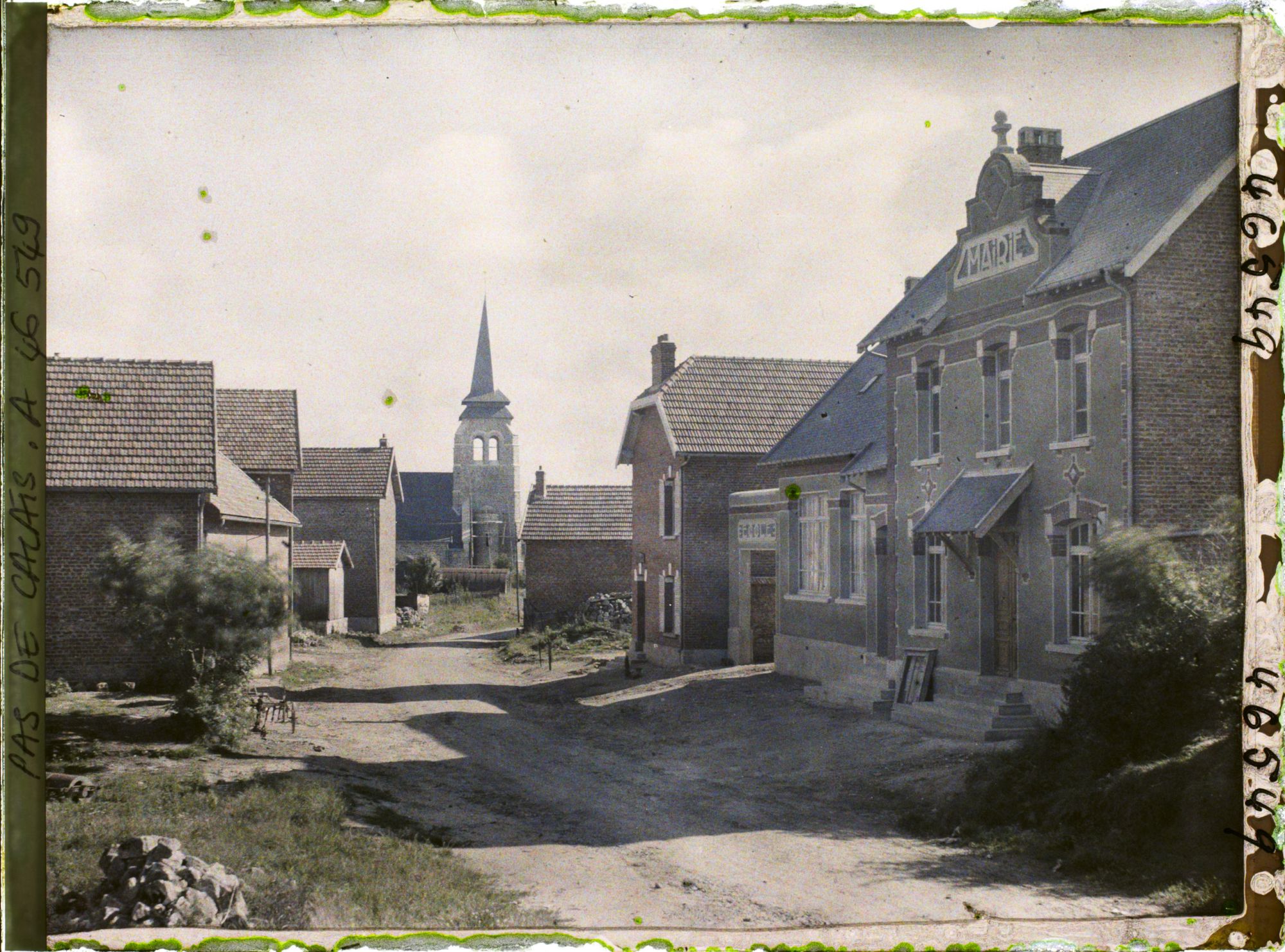 Image représentant France, Boileux, Vue vers l'Eglise et la Mairie